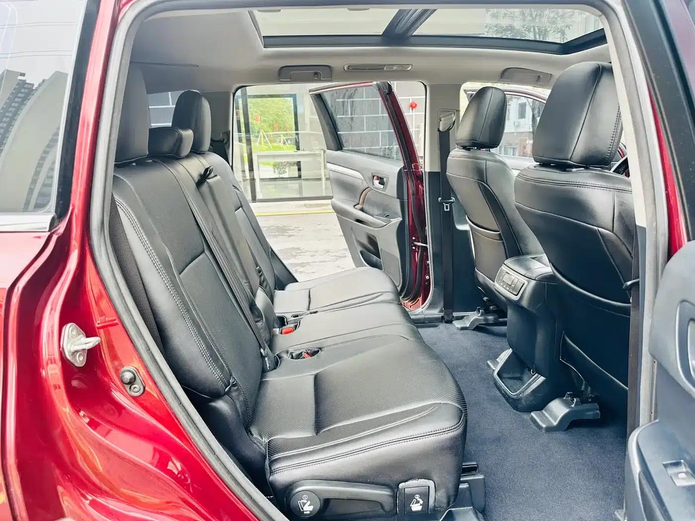 2015 Highlander 2.0T AWD Luxury 7-seater — миниатюра 9