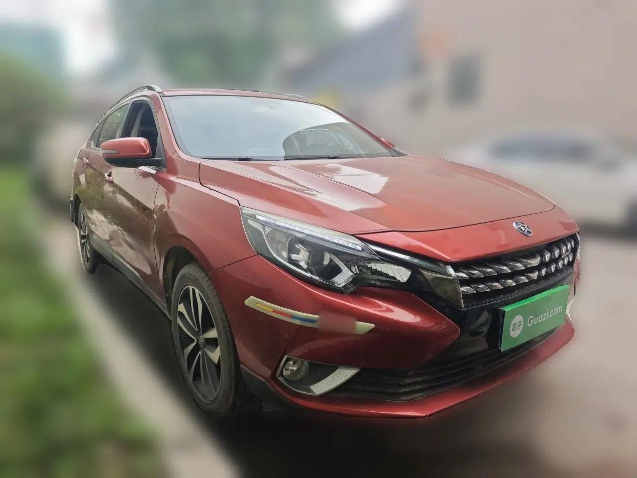 Venucia T90 2018 2.0L CVT Smart Connect Luxury Edition China V Standard — миниатюра 3