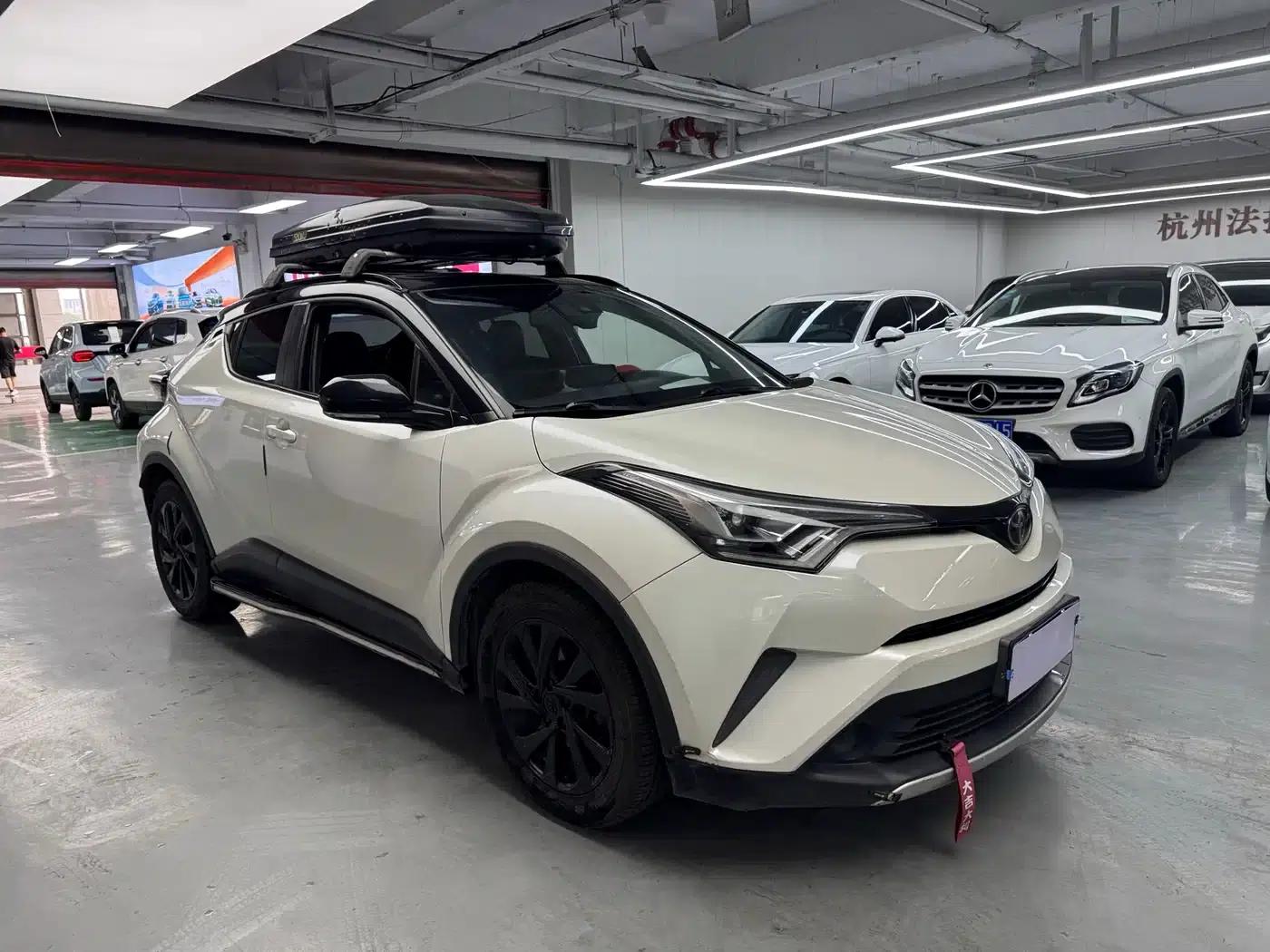 2020 Toyota IZOA 2.0L Ecstasy Edition — миниатюра 3