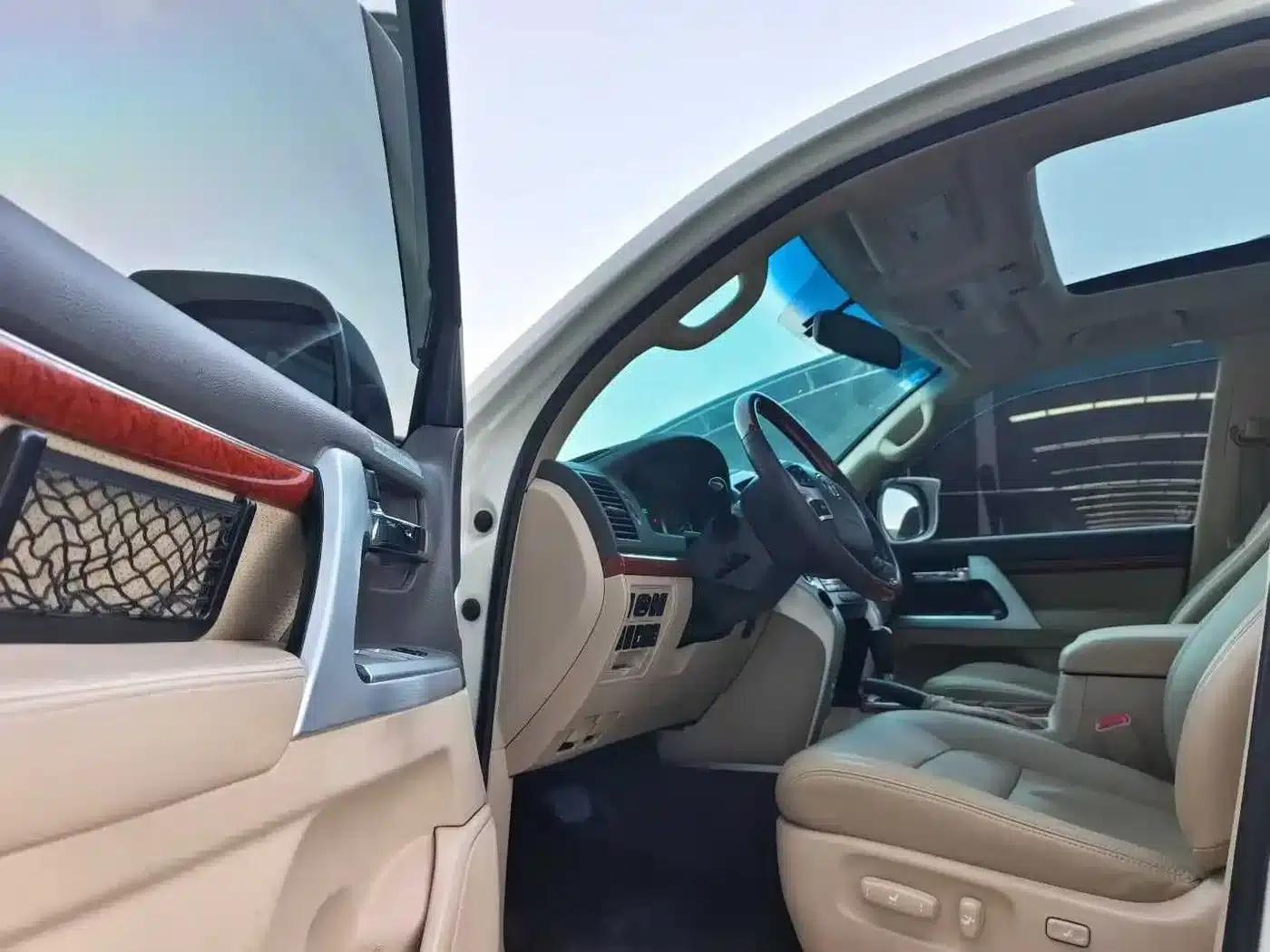 2013 Middle East version of the imported Land Cruiser — миниатюра 7