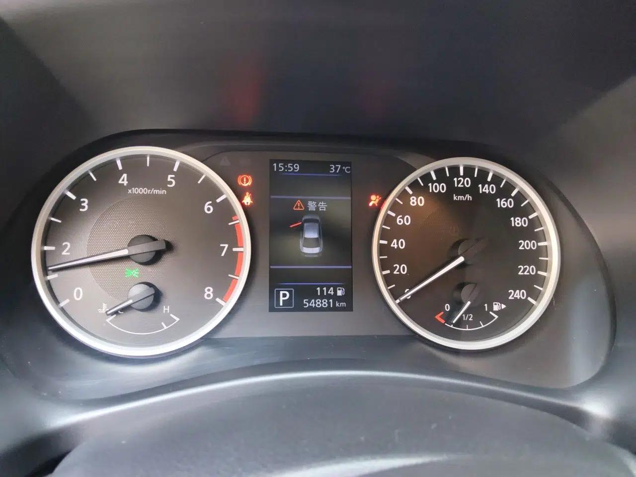 Nissan Sylphy 2021 1.6L XL CVT Enjoyment Edition — миниатюра 11