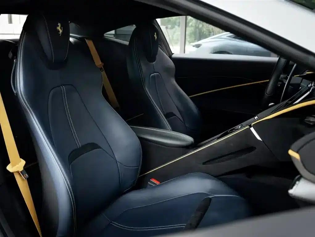 Roma 2020 3.9T V8 — миниатюра 4