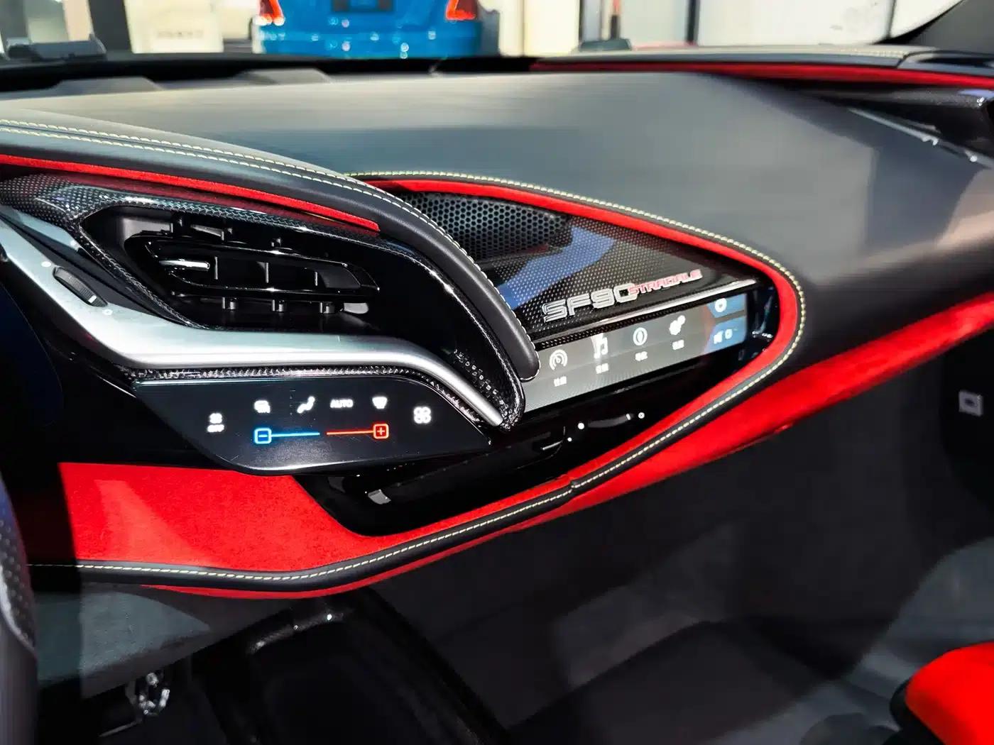 SF90 2020 3.9T V8 Stradale — миниатюра 19