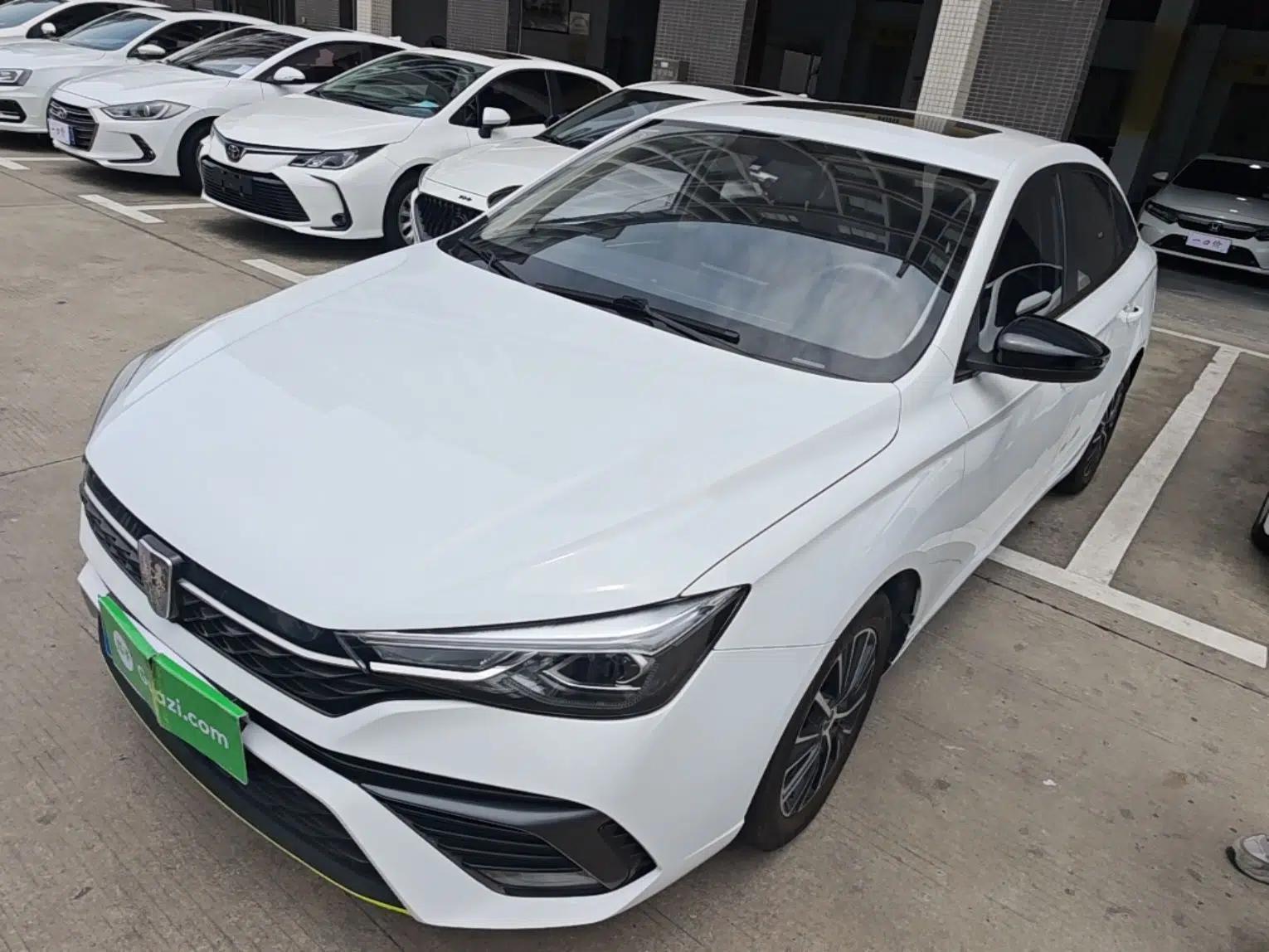 Roewe i5 2021 1.5L CVT Platinum Edition — миниатюра 1