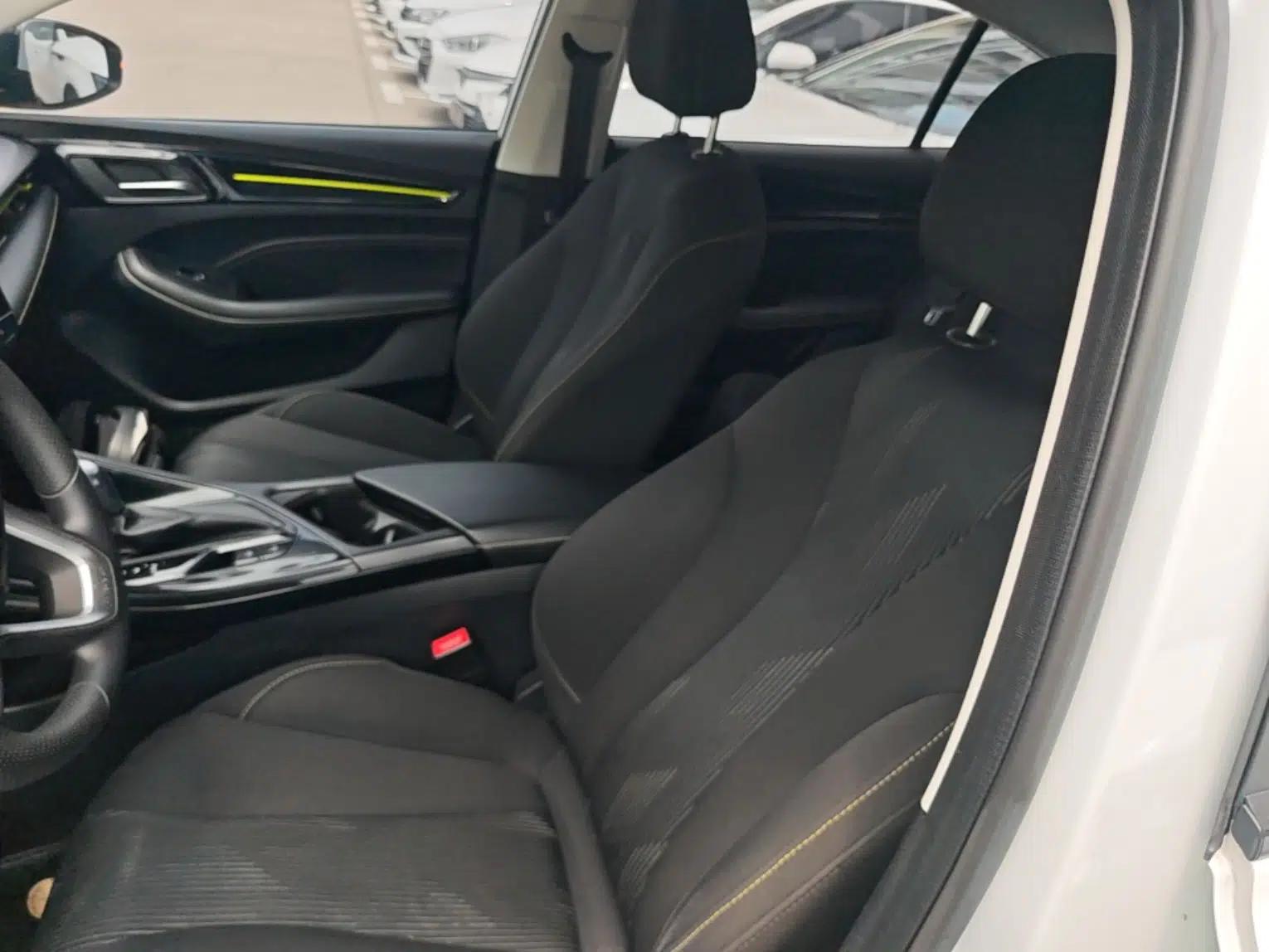 Roewe i5 2021 1.5L CVT Platinum Edition — миниатюра 17
