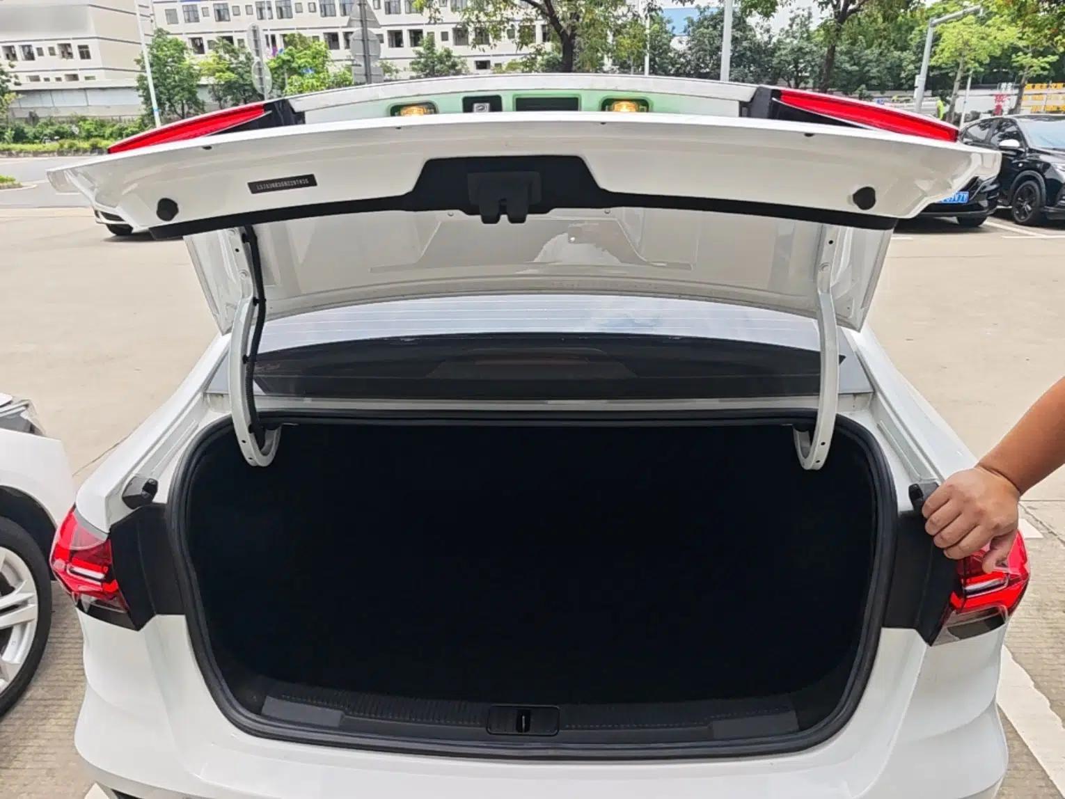 Roewe i5 2021 1.5L CVT Platinum Edition — миниатюра 22
