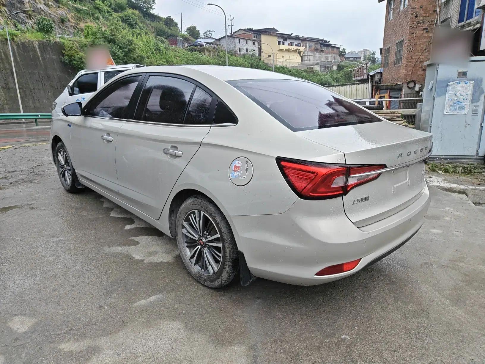 Roewe i5 2019 1.5L Automatic 4G Connected Langhao Edition — миниатюра 7