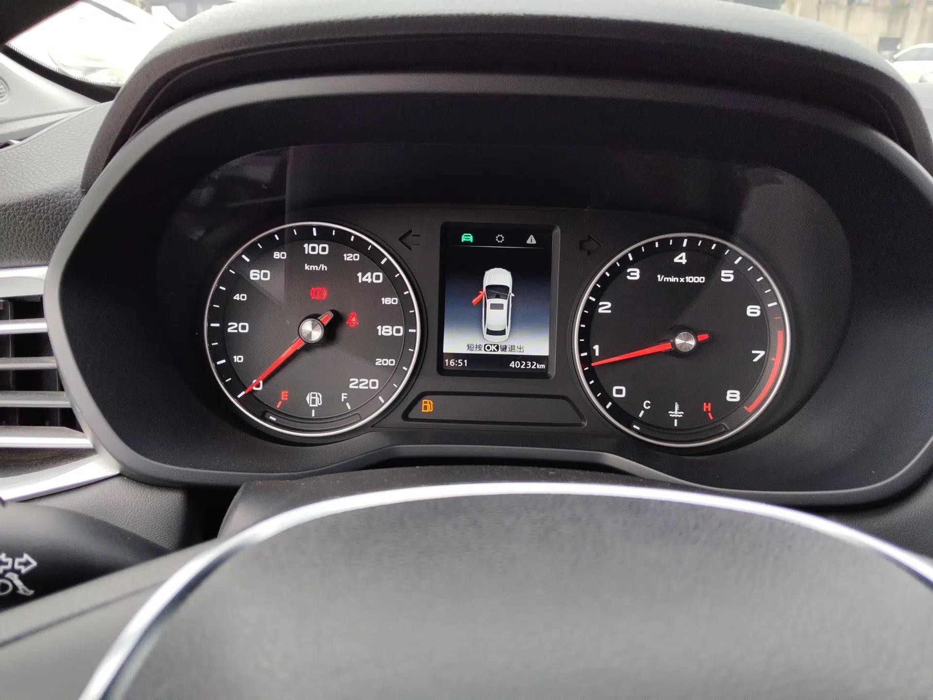 Roewe i5 2019 1.5L Manual 4G Connected Langyue Edition — миниатюра 12