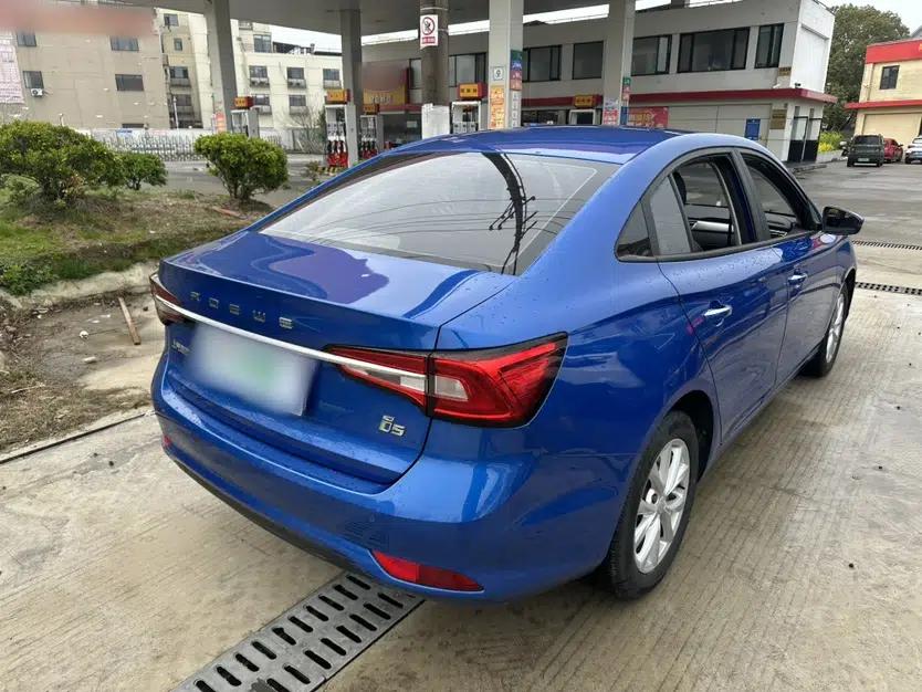 Roewe i5 2019 1.5L Manual 4G Connected Langyue Edition — миниатюра 4