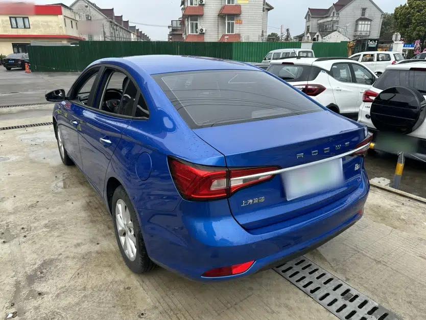 Roewe i5 2019 1.5L Manual 4G Connected Langyue Edition — миниатюра 6