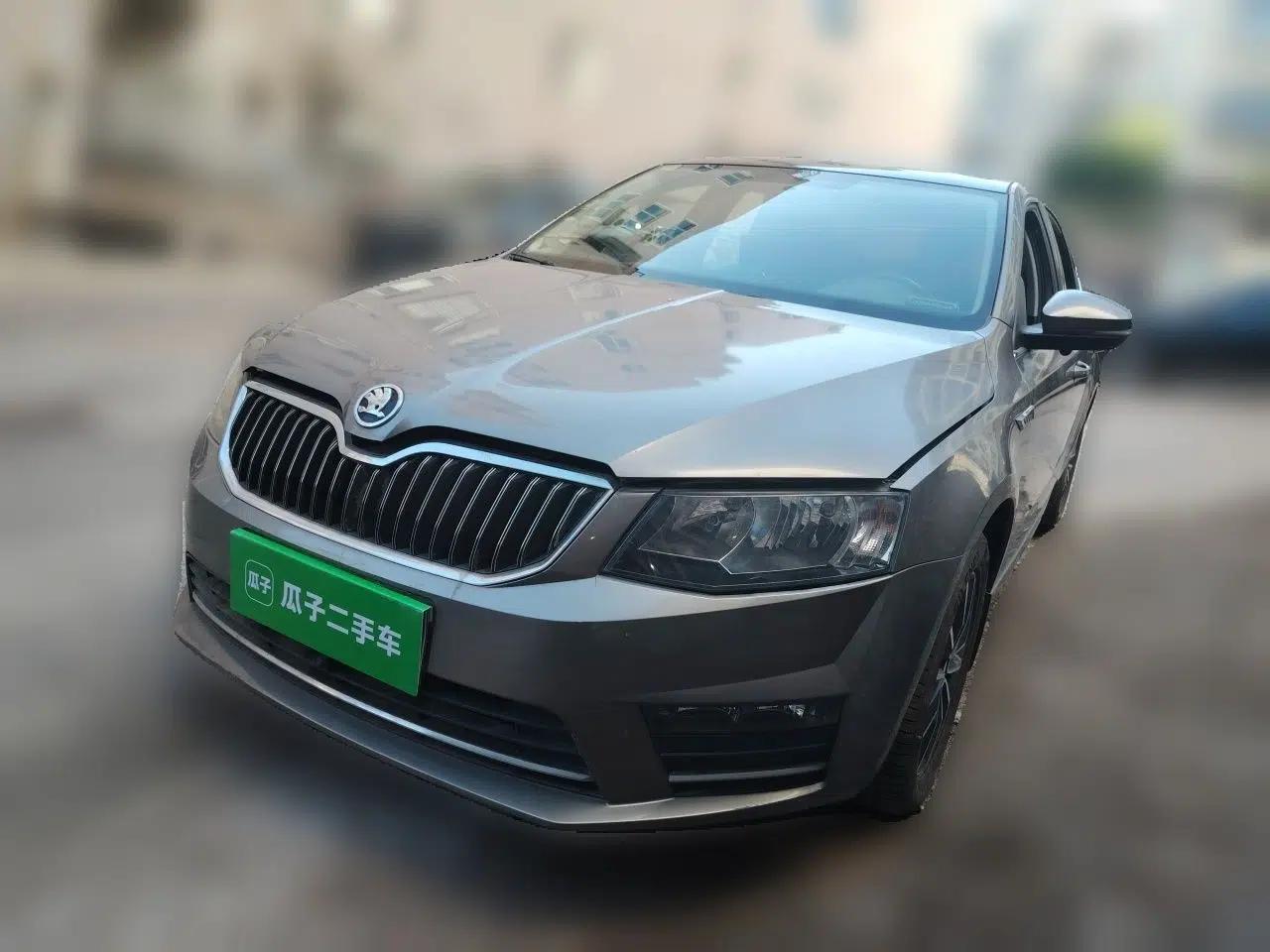 Skoda Octavia 2017 1.6L Automatic Smart Drive Edition — миниатюра 1