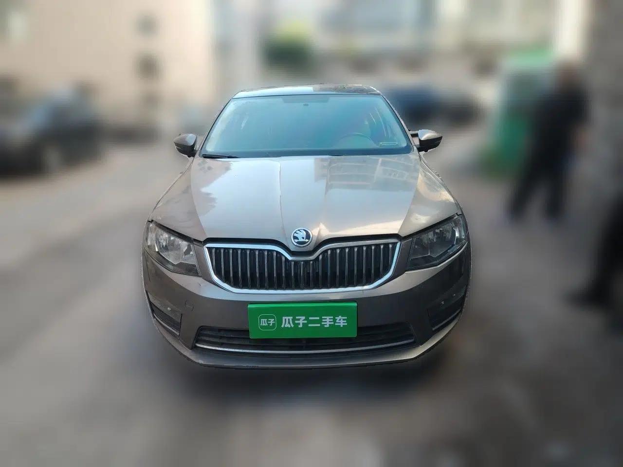 Skoda Octavia 2017 1.6L Automatic Smart Drive Edition — миниатюра 2