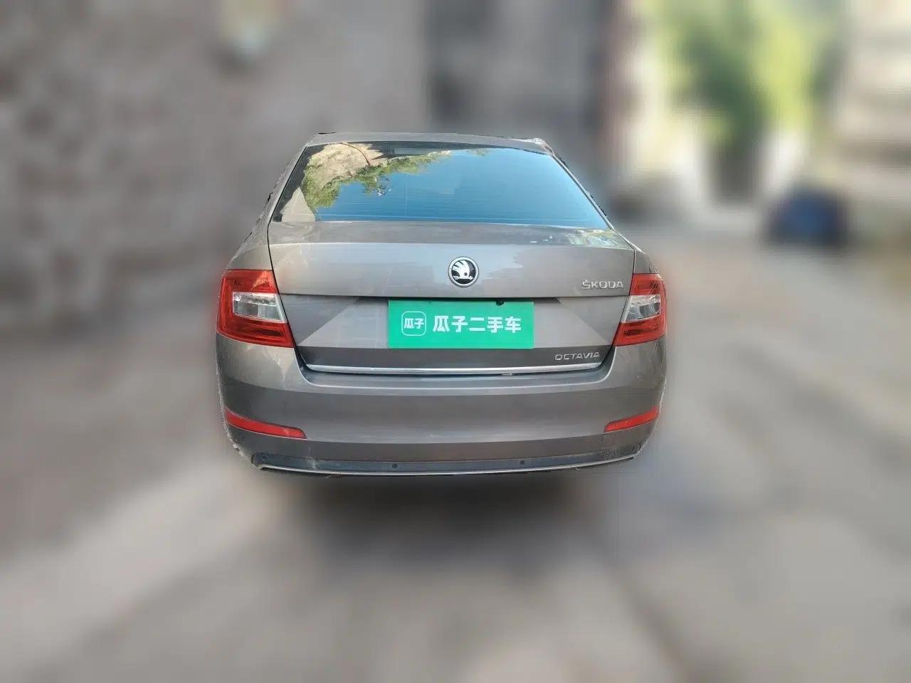 Skoda Octavia 2017 1.6L Automatic Smart Drive Edition — миниатюра 5