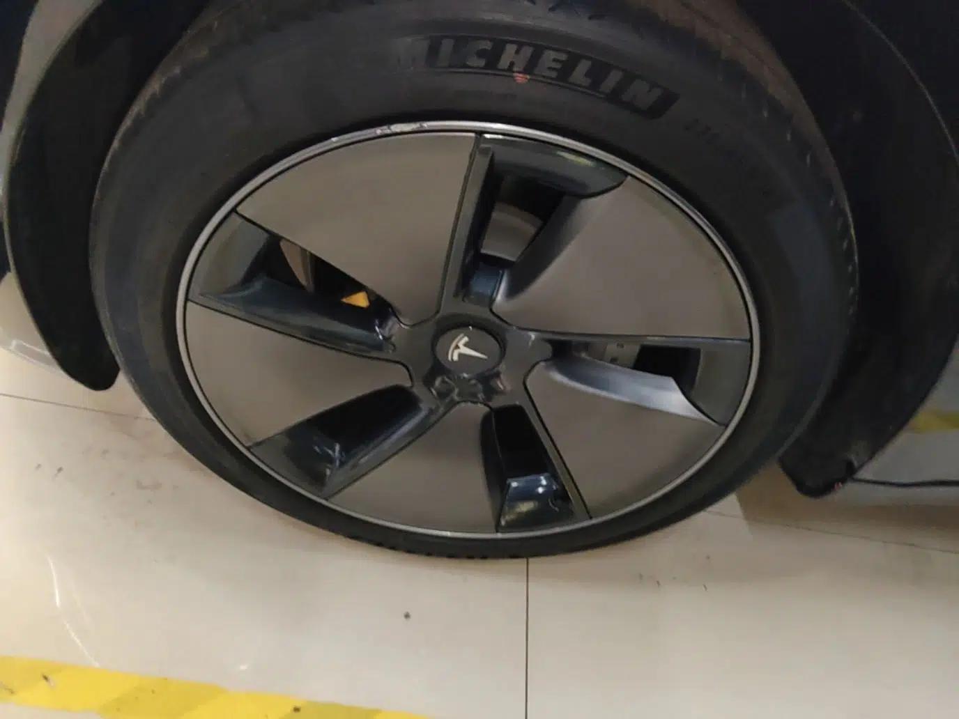 Tesla Model 3 2022 Rear-Wheel-Drive Version — миниатюра 10
