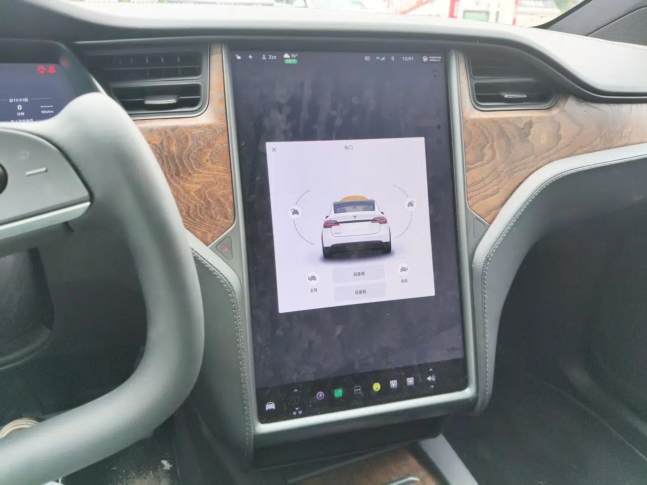 Tesla Model X 2019 Long-Range Version — миниатюра 13