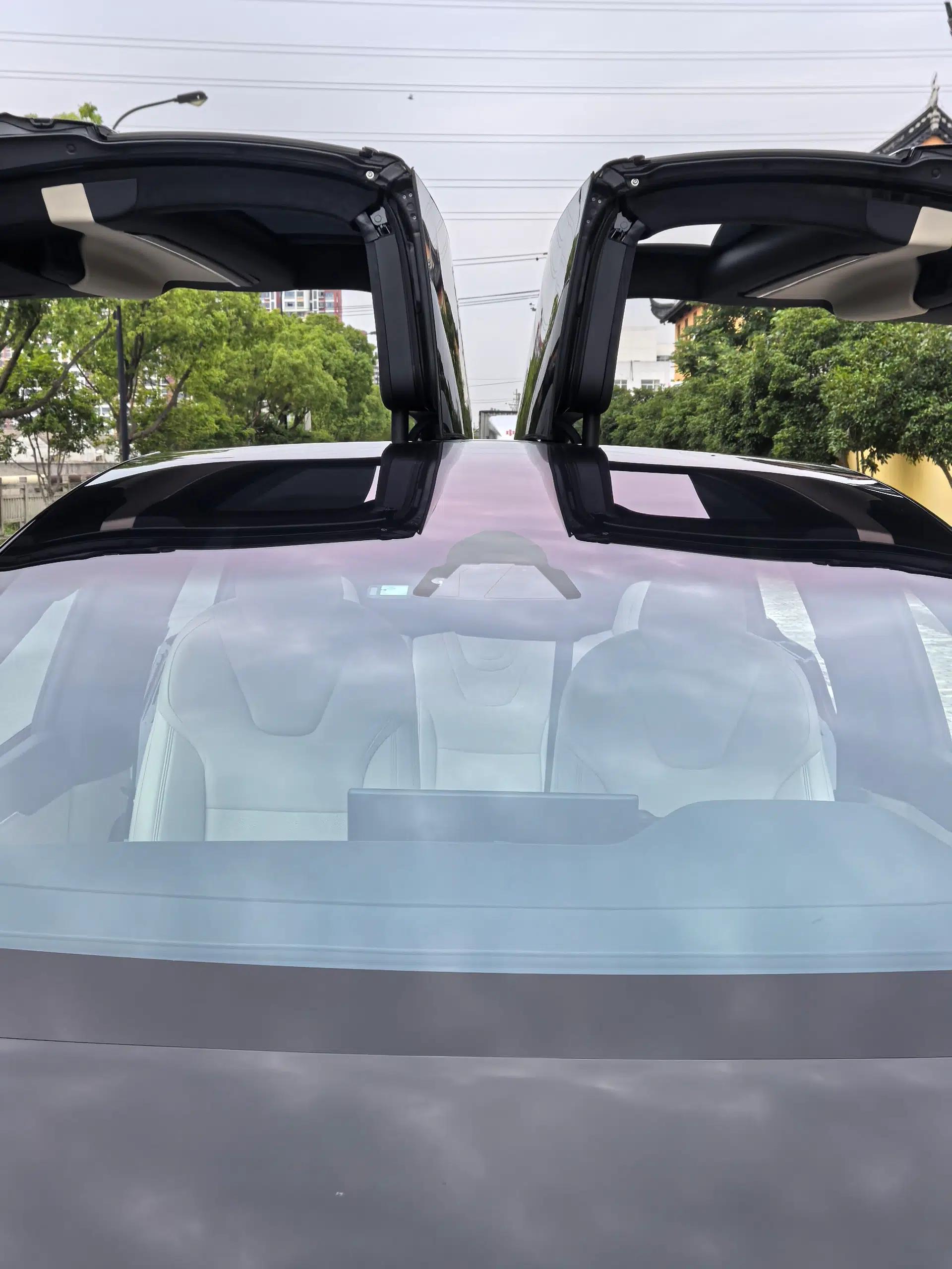 Tesla Model X 2023 Dual-Motor All-Wheel-Drive Version — миниатюра 12