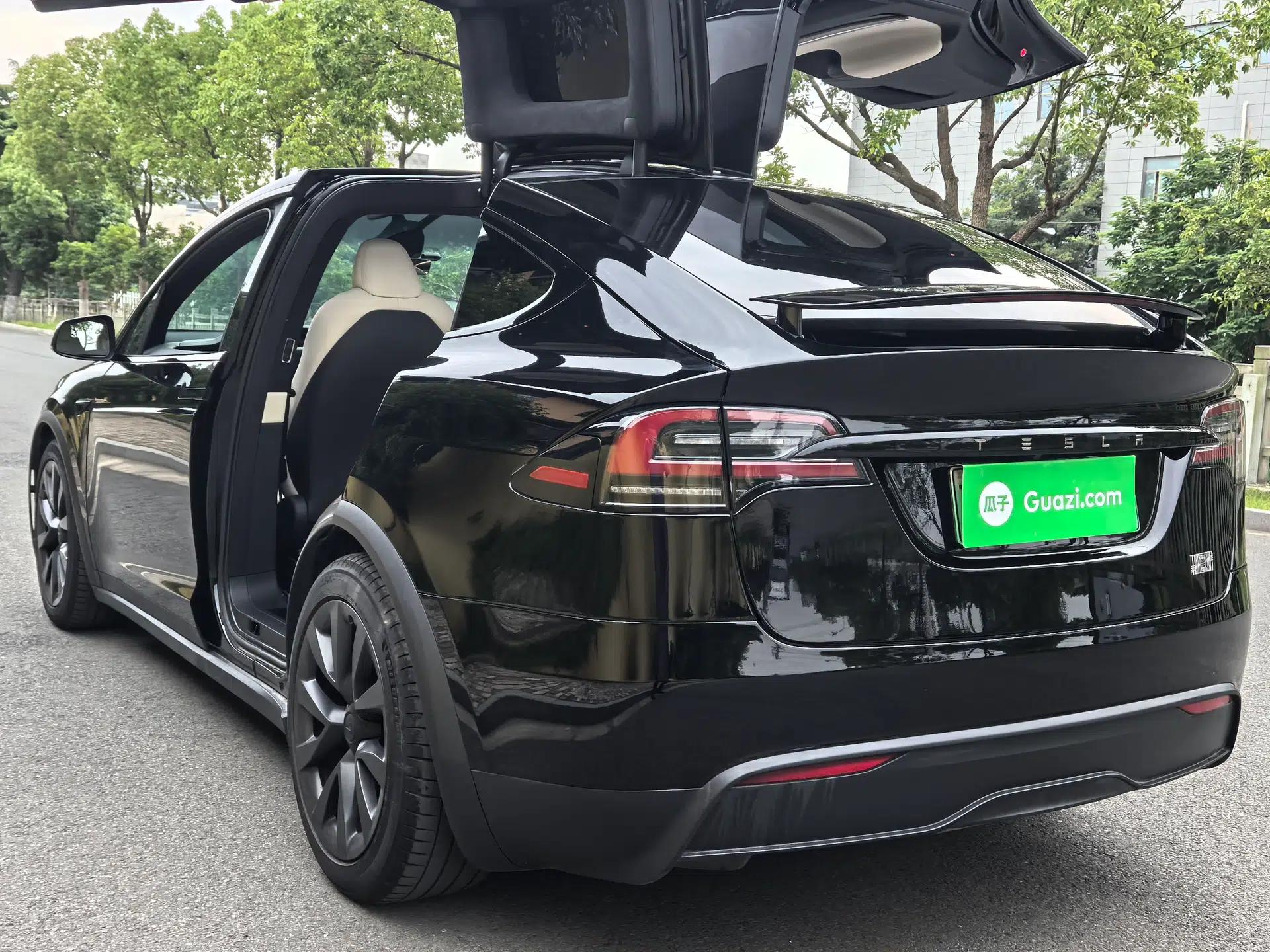 Tesla Model X 2023 Dual-Motor All-Wheel-Drive Version — миниатюра 13