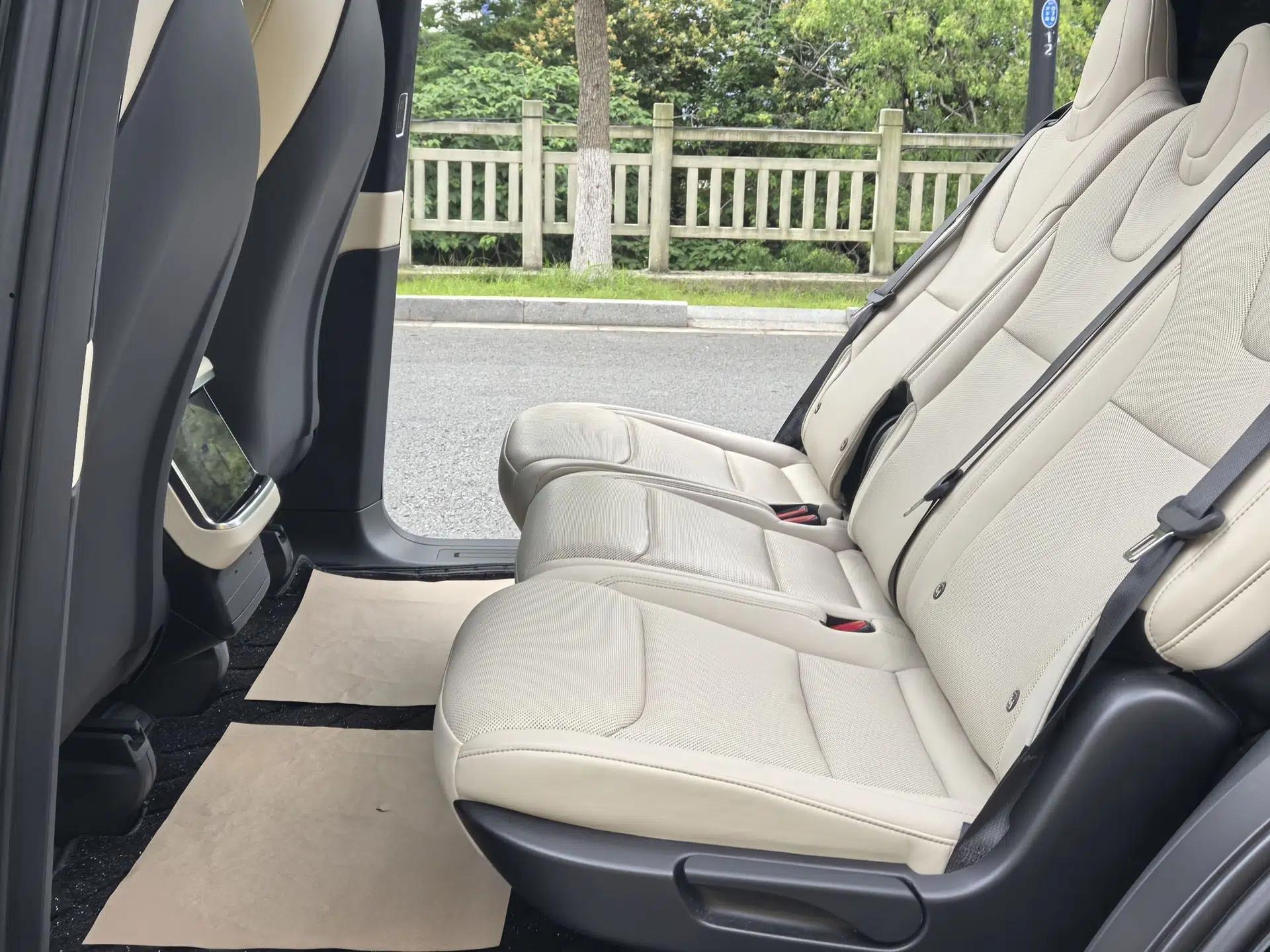 Tesla Model X 2023 Dual-Motor All-Wheel-Drive Version — миниатюра 36