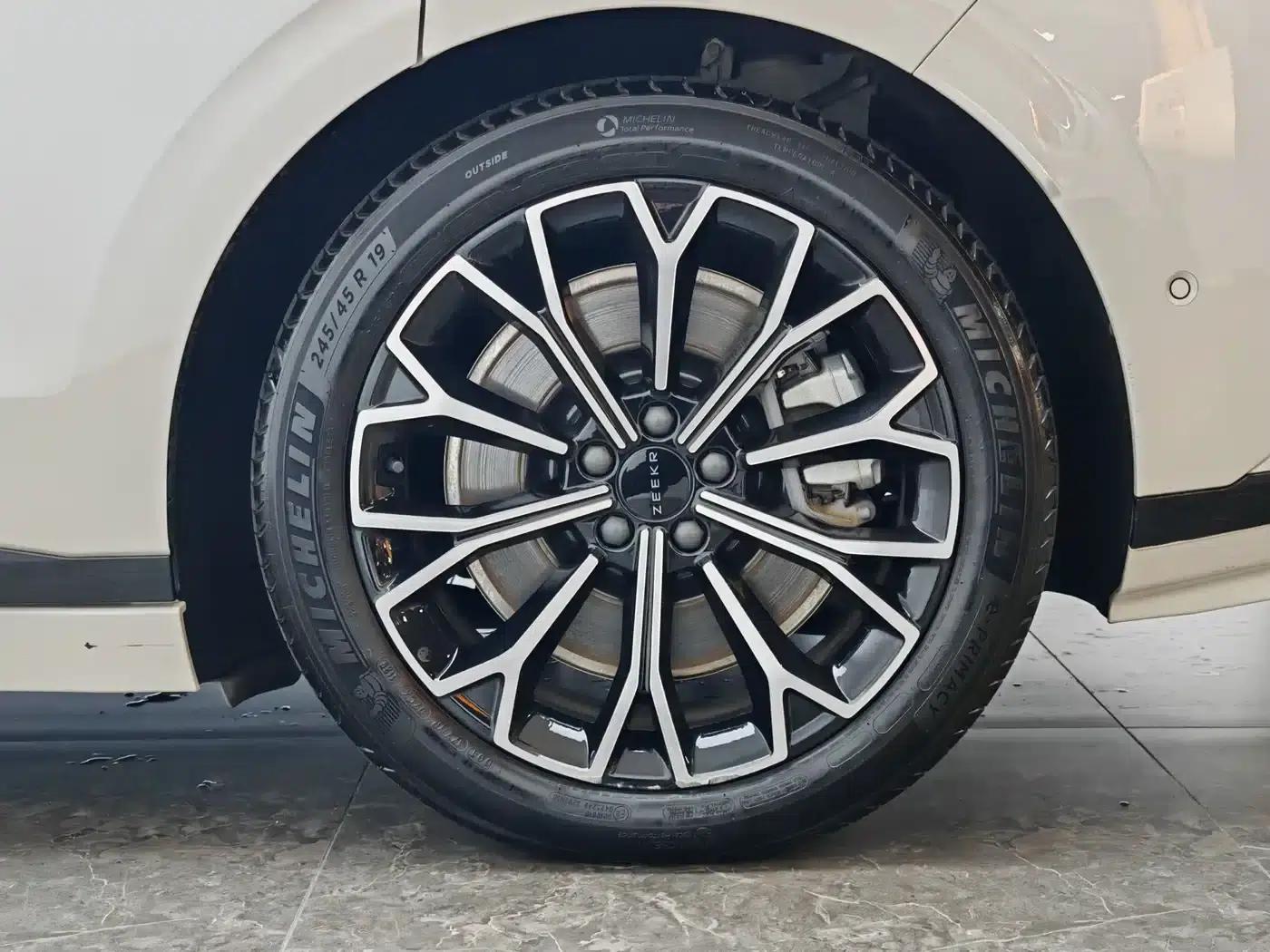 Jike 007GT 2025 Long Range Rear-Wheel Drive Intelligent Driving Edition 100kWh — миниатюра 9
