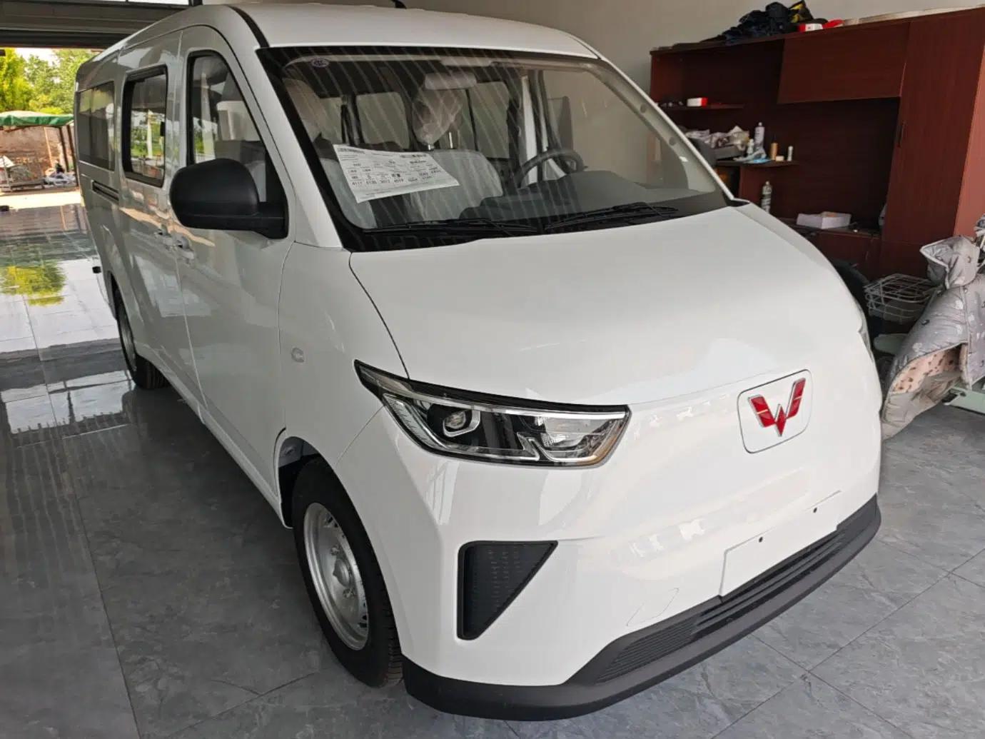Wuling Yangguang 2026 Model, 440km Bus Comfort Edition, 6 Seats — миниатюра 3