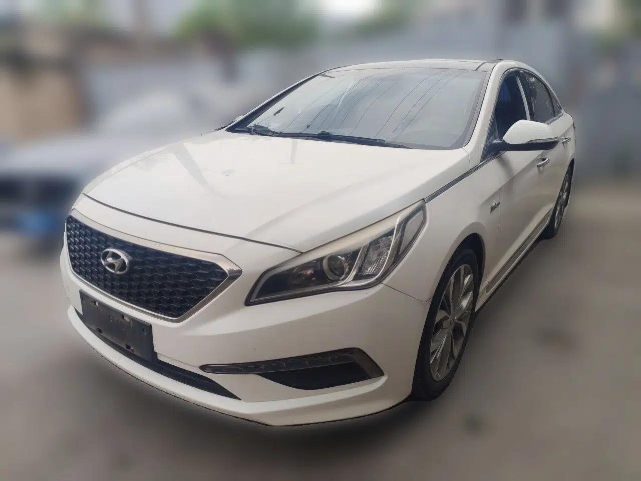 Hyundai Sonata 2015 1.6T GLX Advanced Model — миниатюра 1
