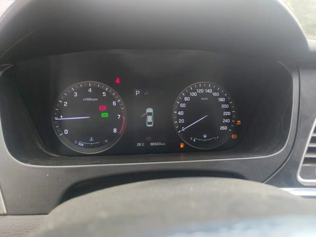 Hyundai Sonata 2015 1.6T GLX Advanced Model — миниатюра 11