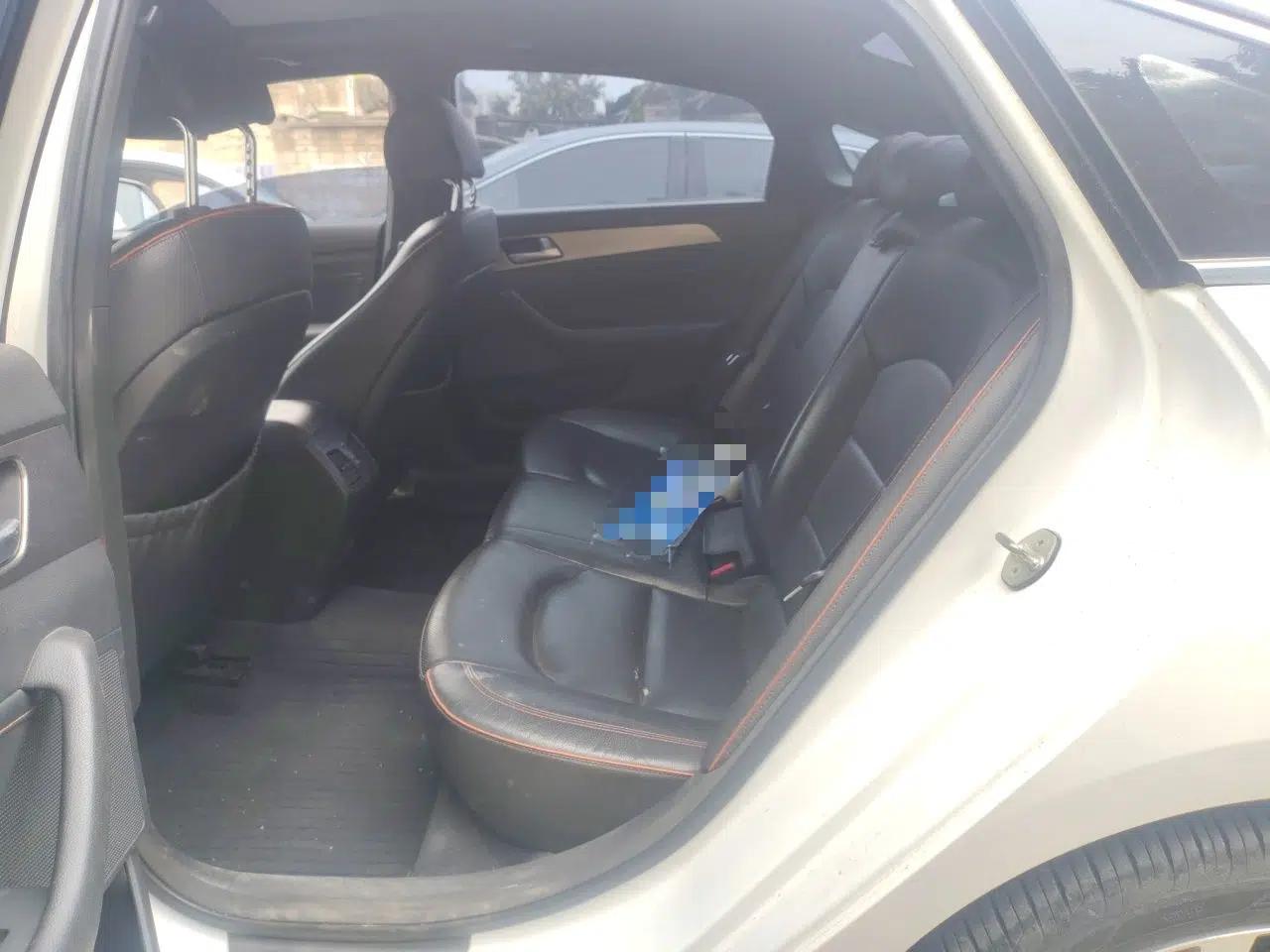 Hyundai Sonata 2015 1.6T GLX Advanced Model — миниатюра 17