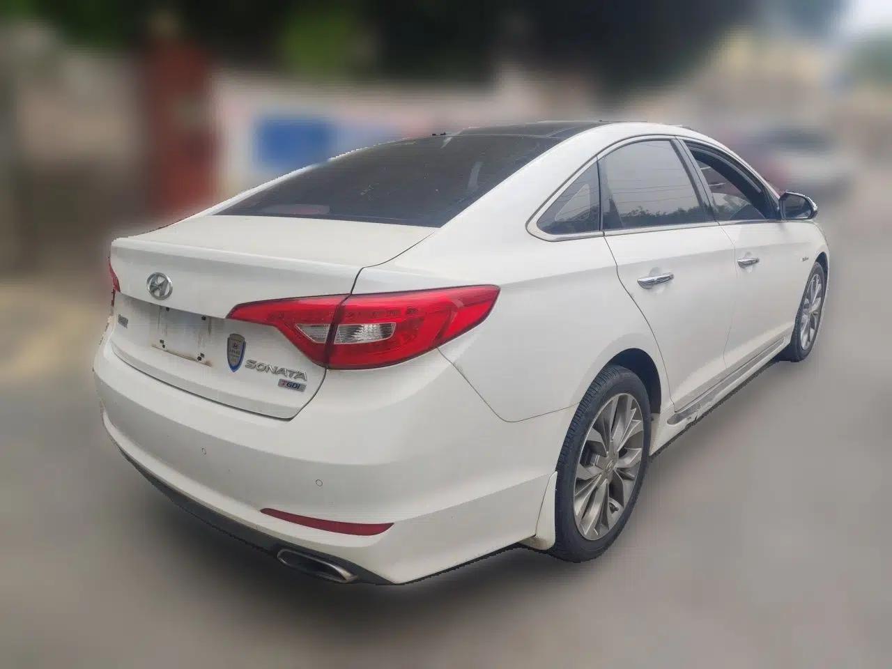 Hyundai Sonata 2015 1.6T GLX Advanced Model — миниатюра 6