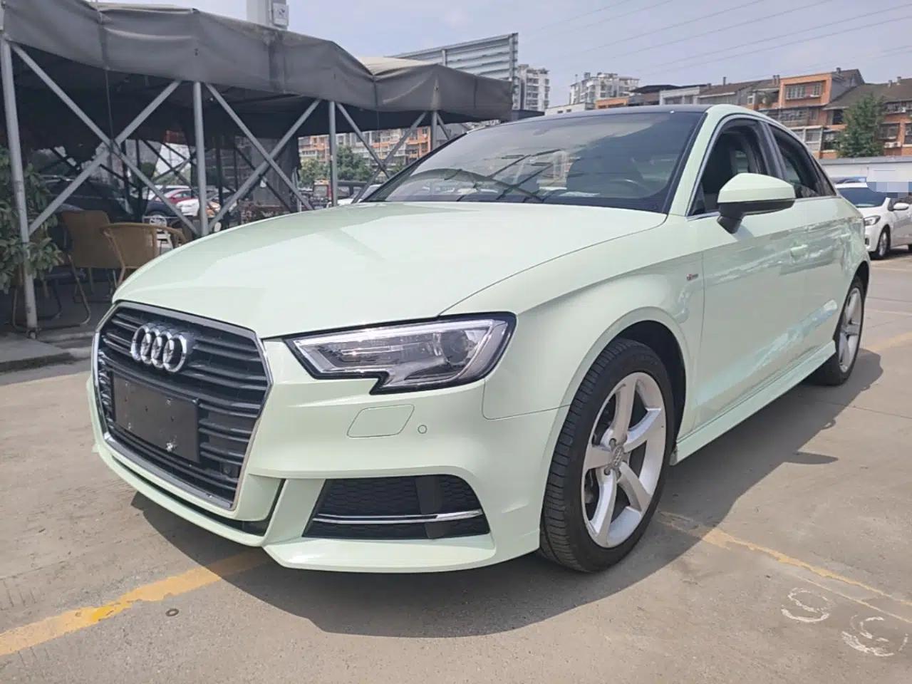 Audi A3 2018 30th Anniversary Edition Limousine 35 TFSI Fashion Model — миниатюра 1