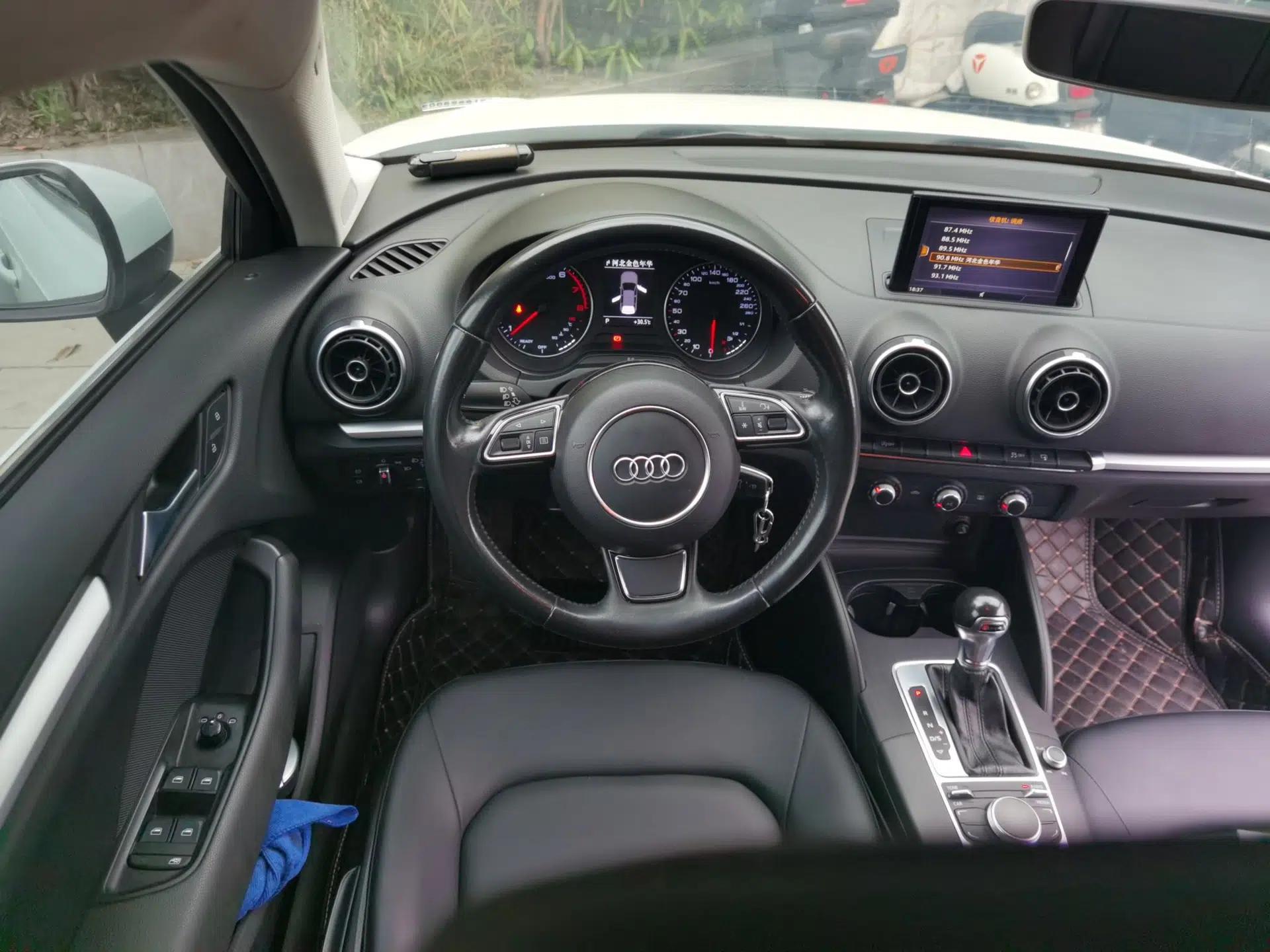 Audi A3 2016 Sportback 35 TFSI Ambition Edition — миниатюра 10