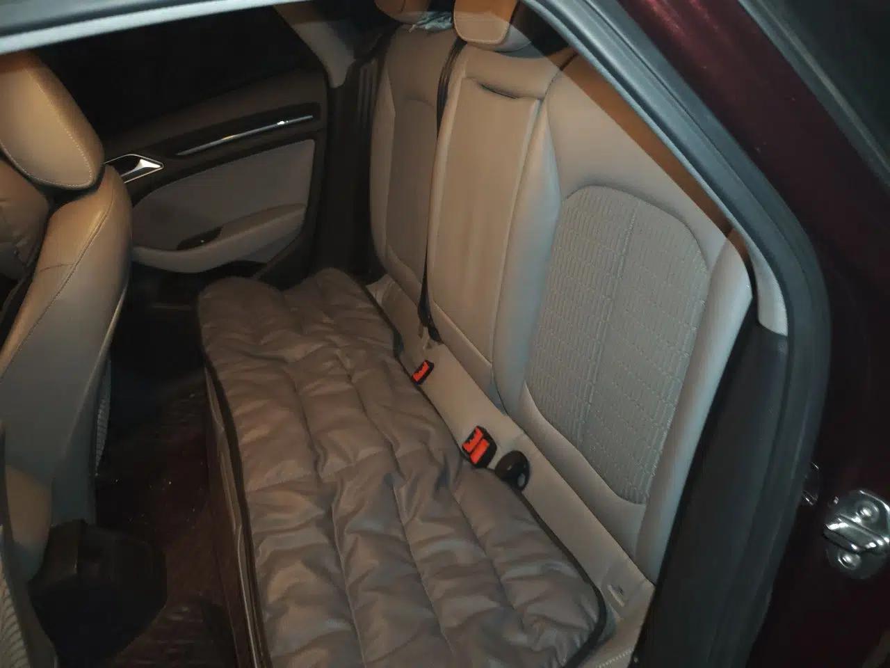 Audi A3 2018 30th Anniversary Edition Limousine 35 TFSI Fashion Model — миниатюра 17