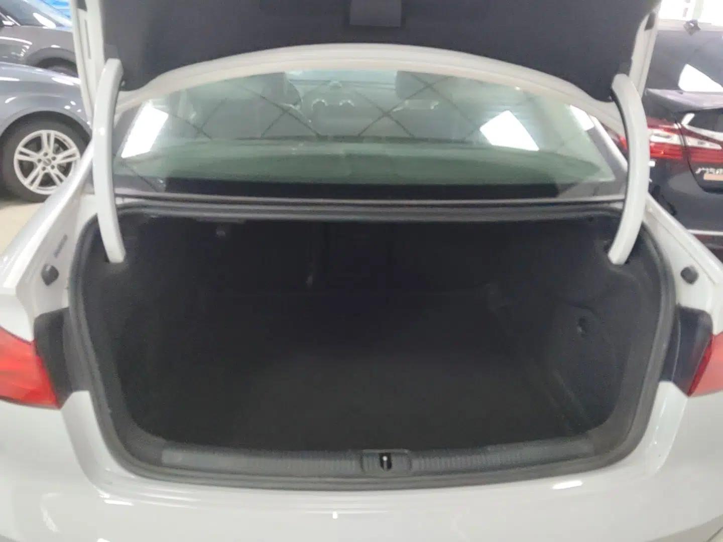 Audi A3 2016 Limousine 35 TFSI Style Edition — миниатюра 22