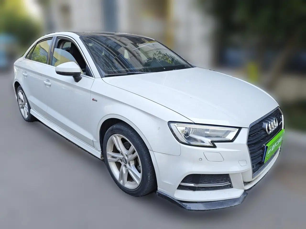 Audi A3 2018 30th Anniversary Edition Limousine 35 TFSI Fashion Model — миниатюра 3