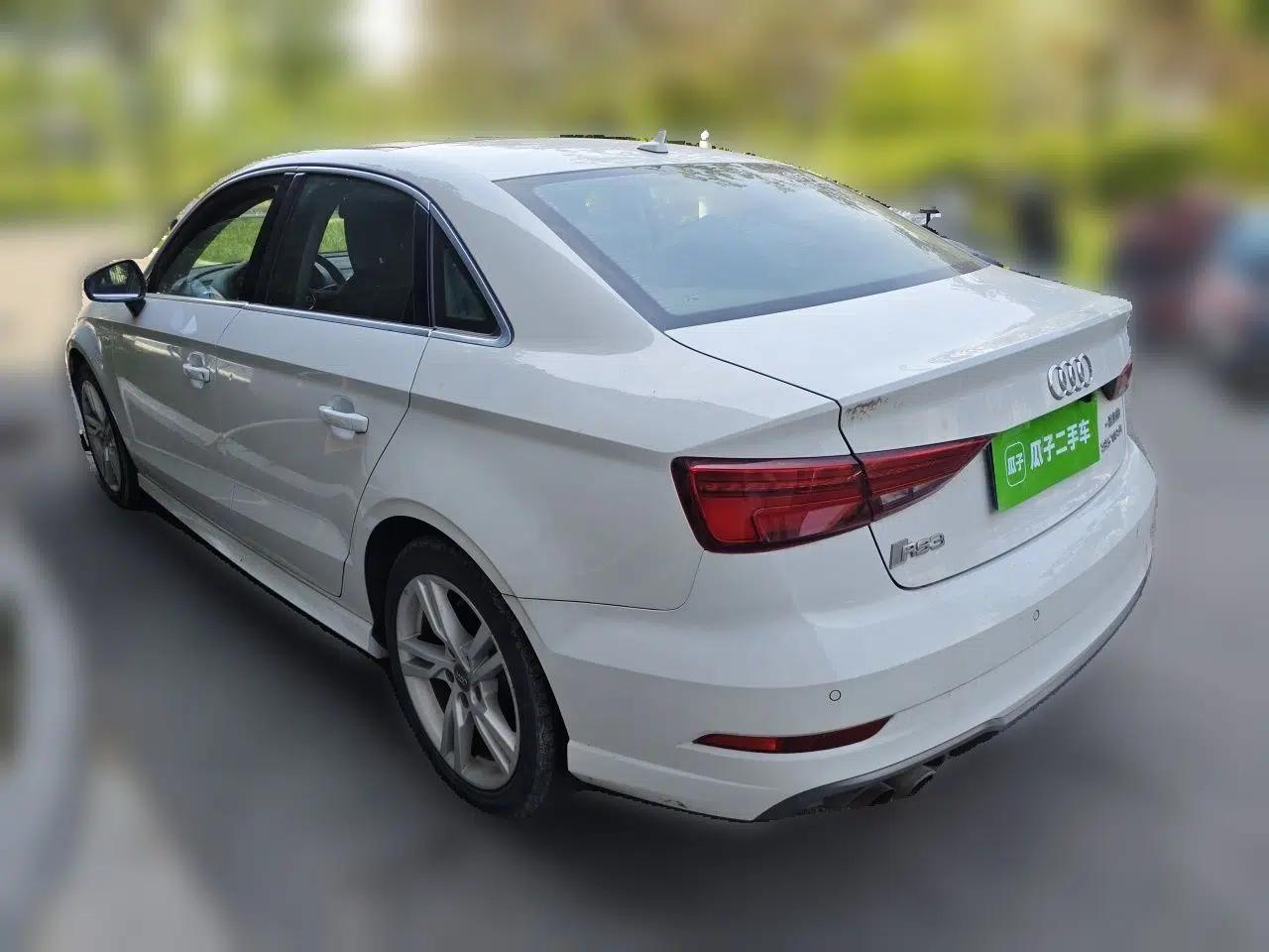 Audi A3 2018 30th Anniversary Edition Limousine 35 TFSI Fashion Model — миниатюра 4