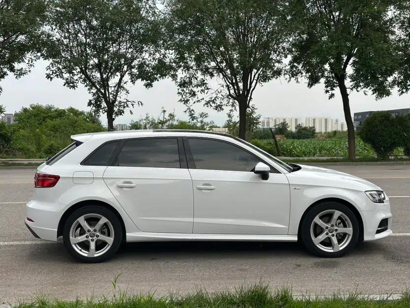Audi A3 2020 Sportback 35 TFSI Fashion Edition China VI Emission Standard — миниатюра 3