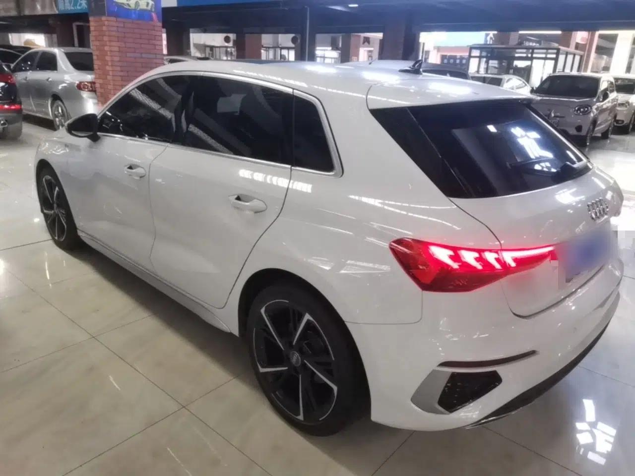 Audi A3 2021 Sportback 35 TFSI Fashionable Sports Model — миниатюра 4