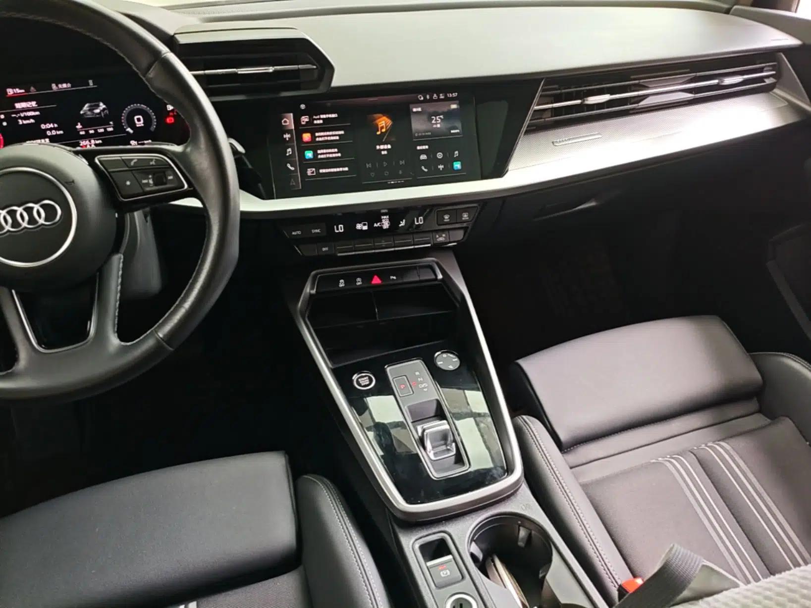 Audi A3 2022 Sportback 35 TFSI Fashionable Sports Model — миниатюра 15