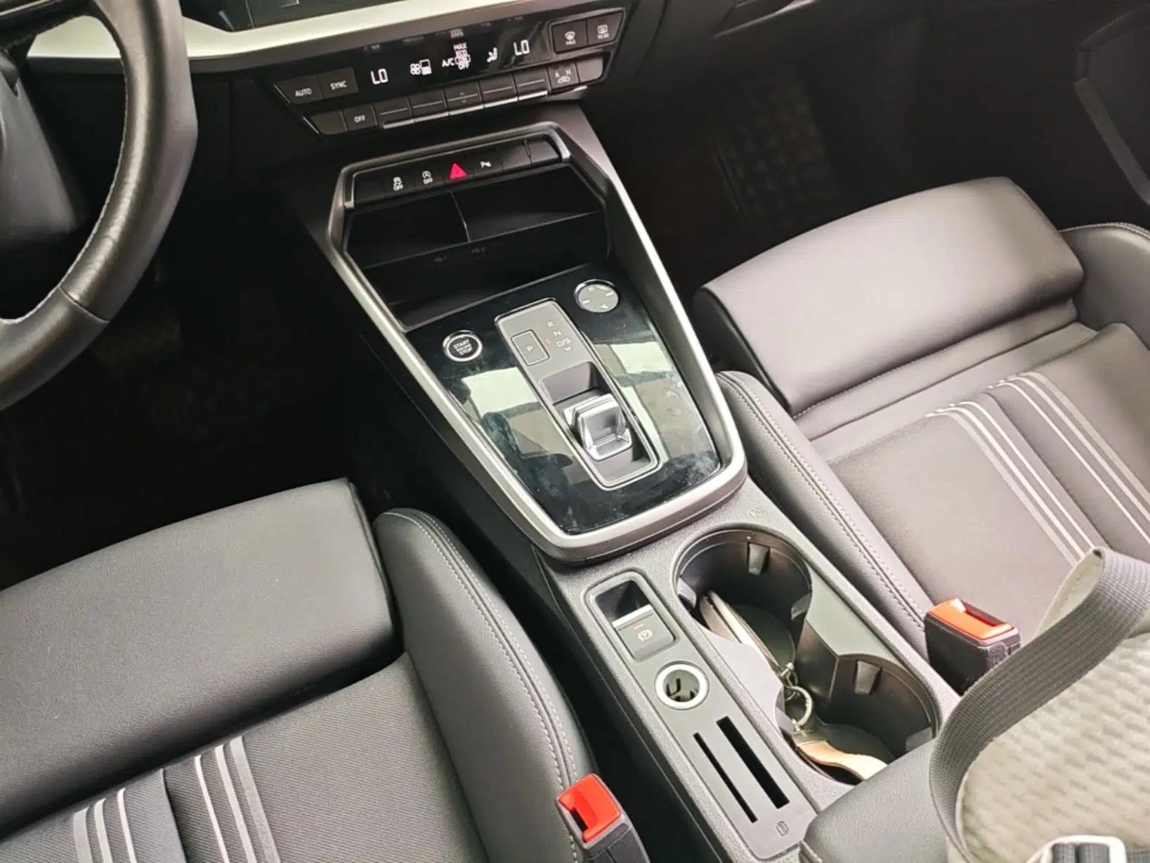 Audi A3 2022 Sportback 35 TFSI Fashionable Sports Model — миниатюра 16