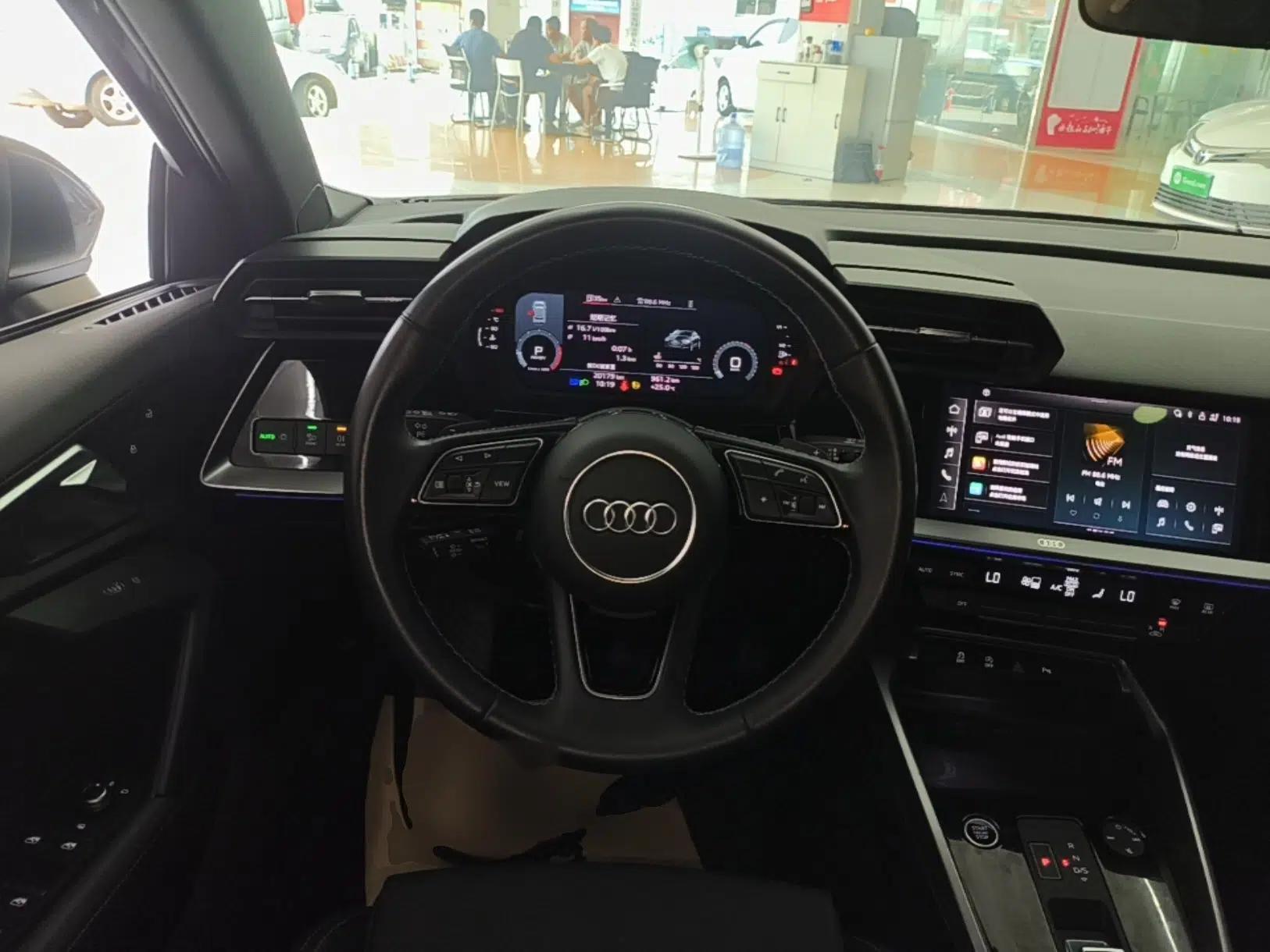 Audi A3 2024 A3L Limousine 35 TFSI Fashion Sport Model — миниатюра 18