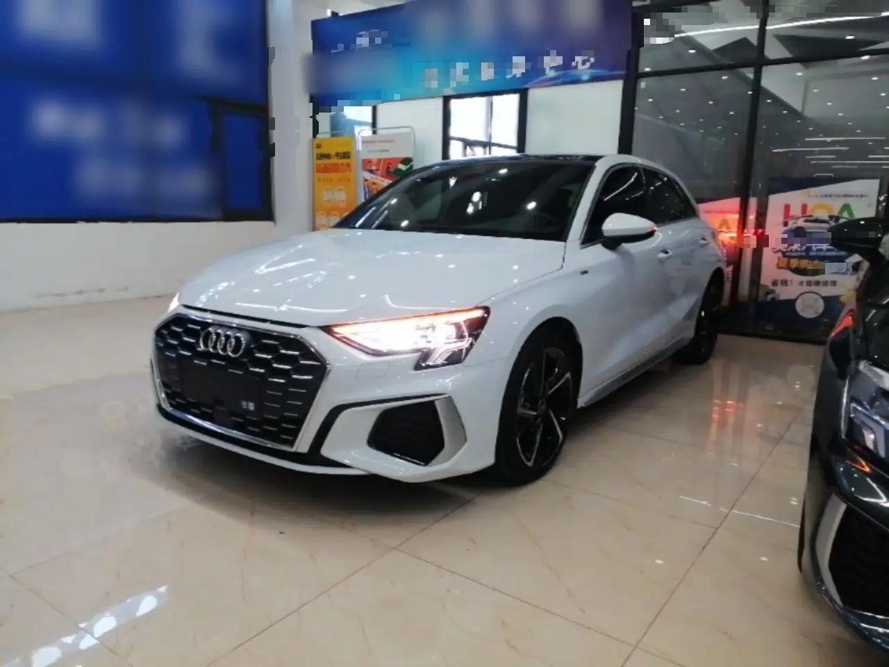 Audi A3 2022 Sportback 35 TFSI Fashionable Sports Model — миниатюра 1