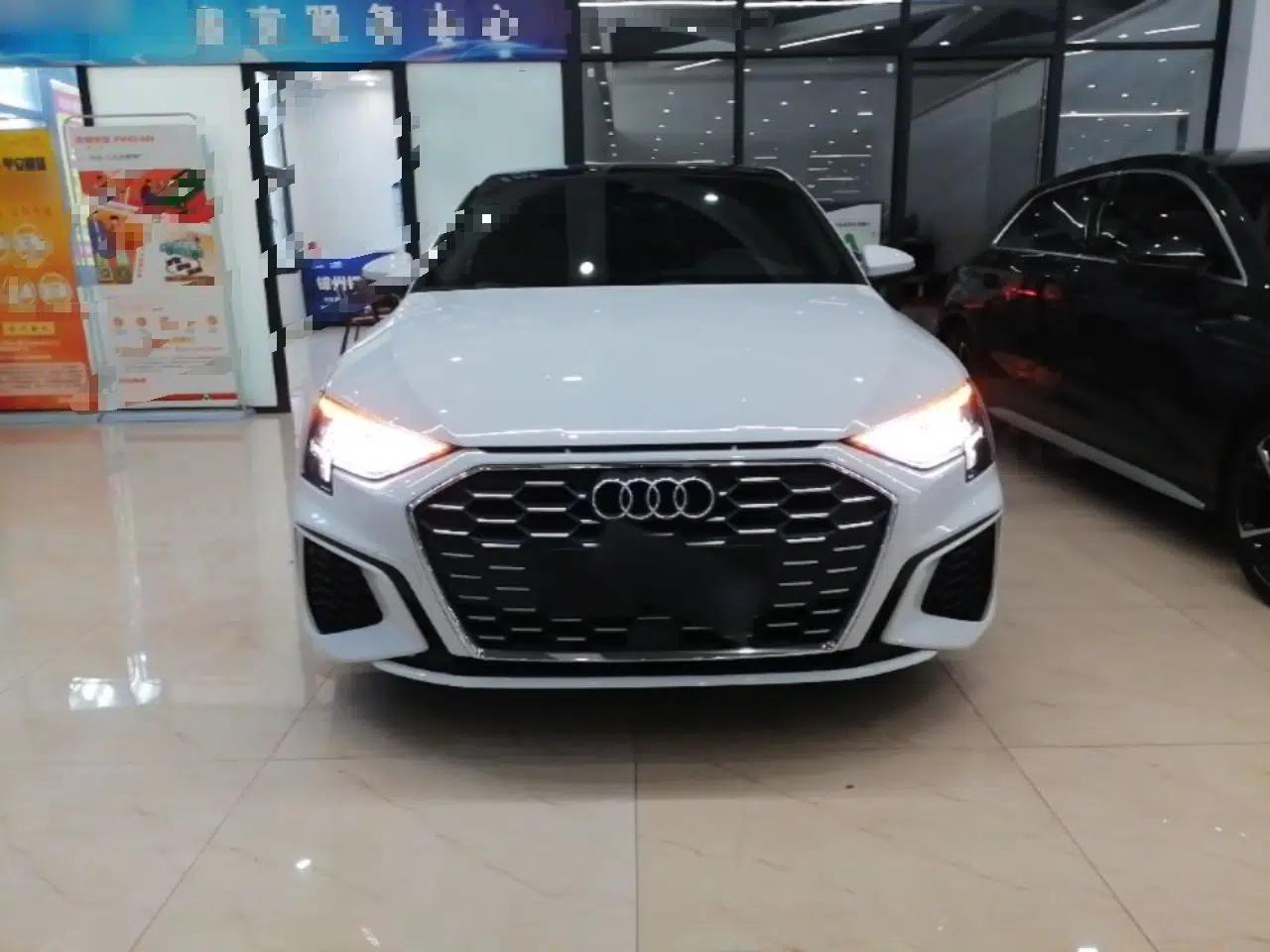 Audi A3 2022 Sportback 35 TFSI Fashionable Sports Model — миниатюра 2