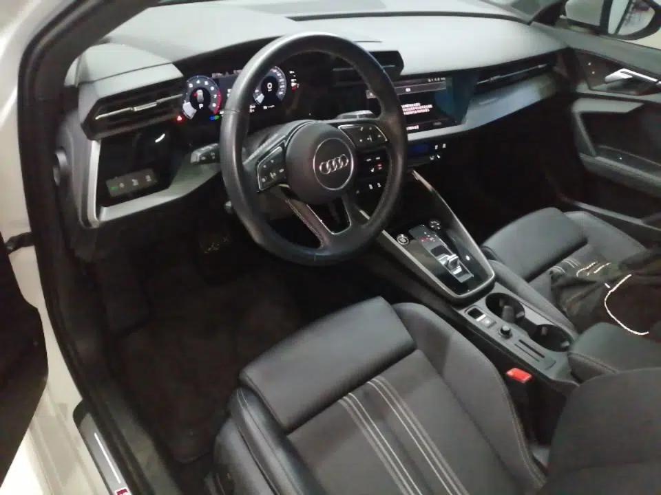 Audi A3 2022 Sportback 35 TFSI Fashionable Sports Model — миниатюра 12