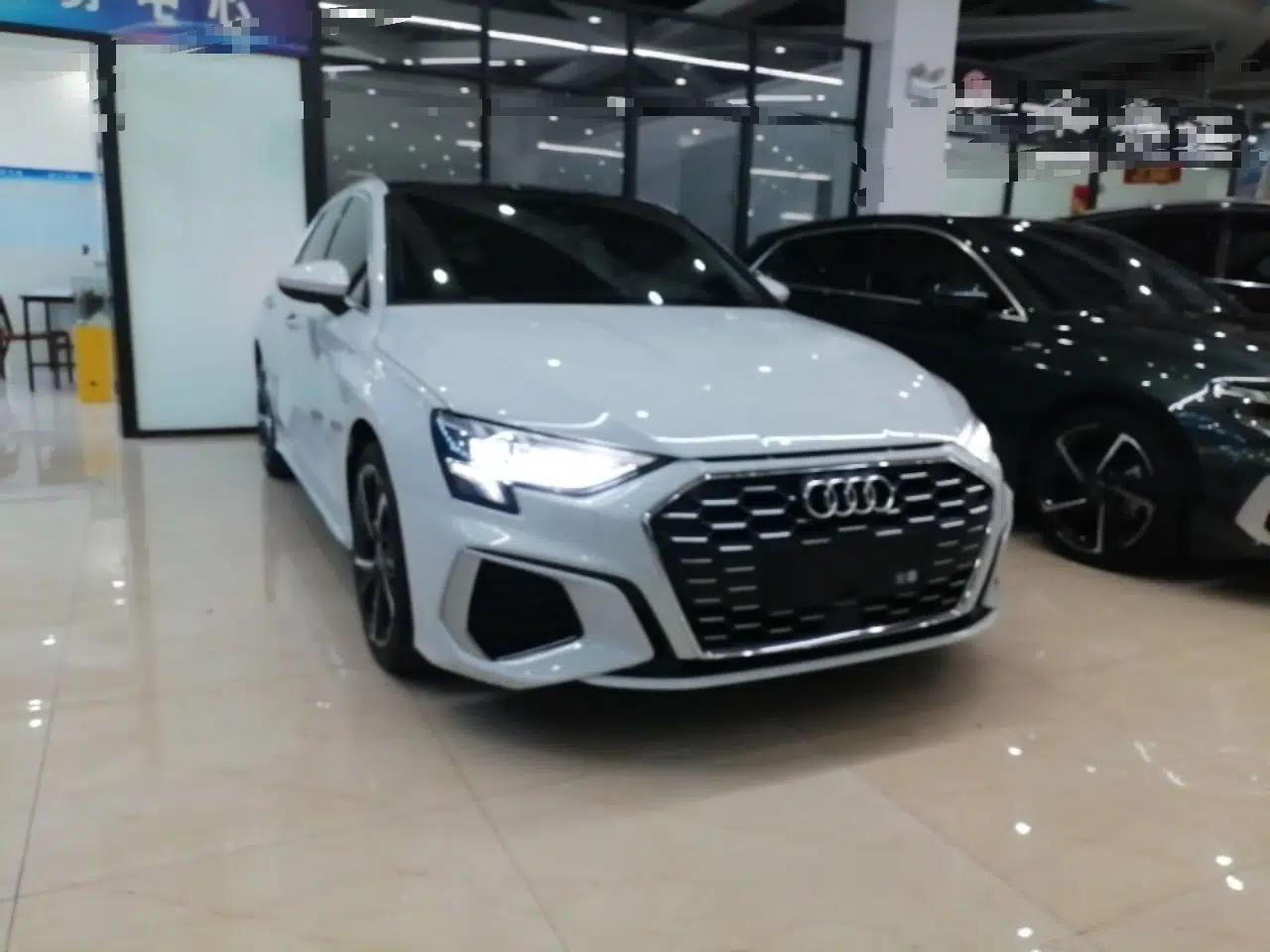 Audi A3 2022 Sportback 35 TFSI Fashionable Sports Model — миниатюра 3