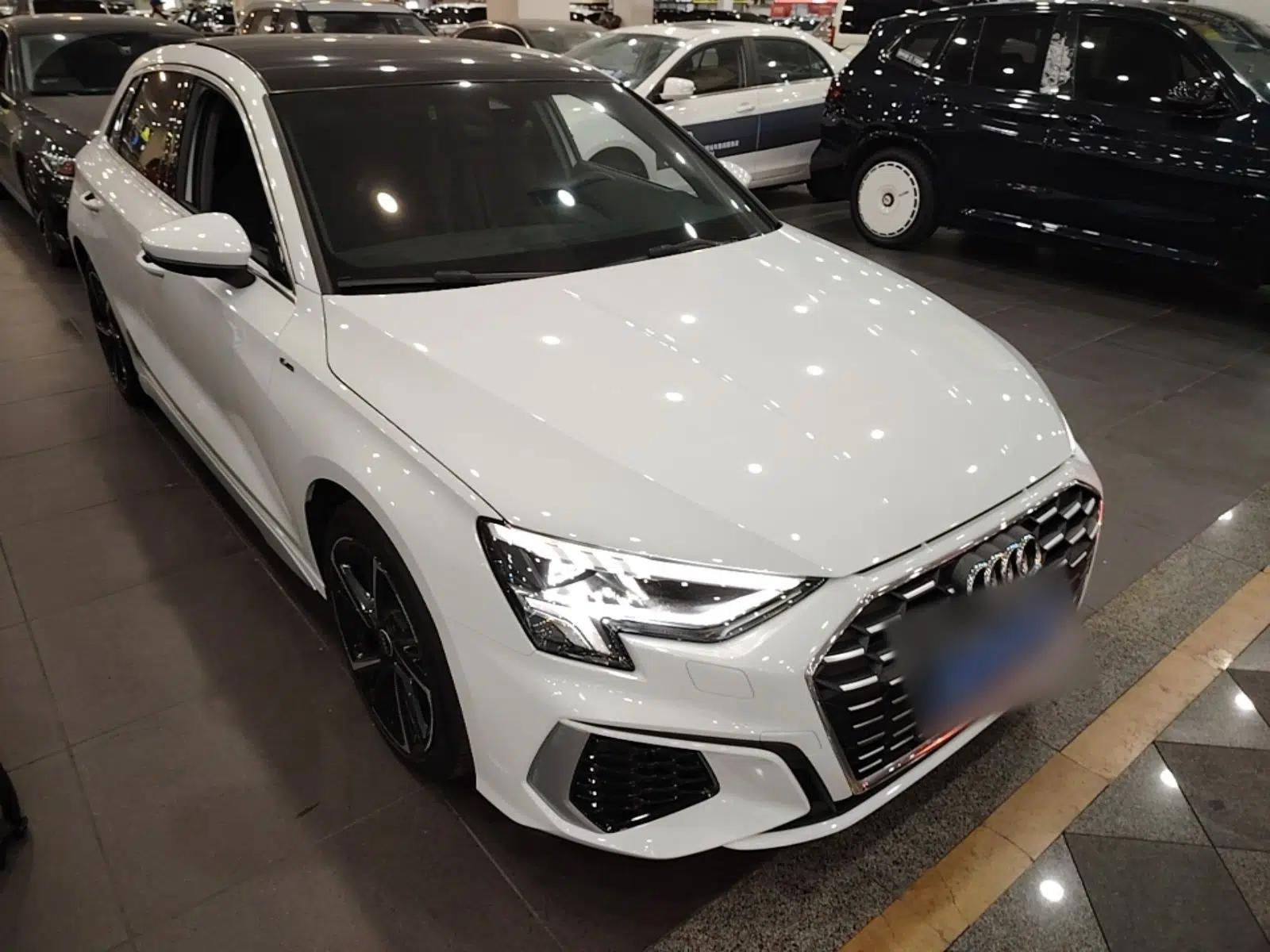 Audi A3 2024 Sportback 35 TFSI Fashionable Sports Model — миниатюра 3
