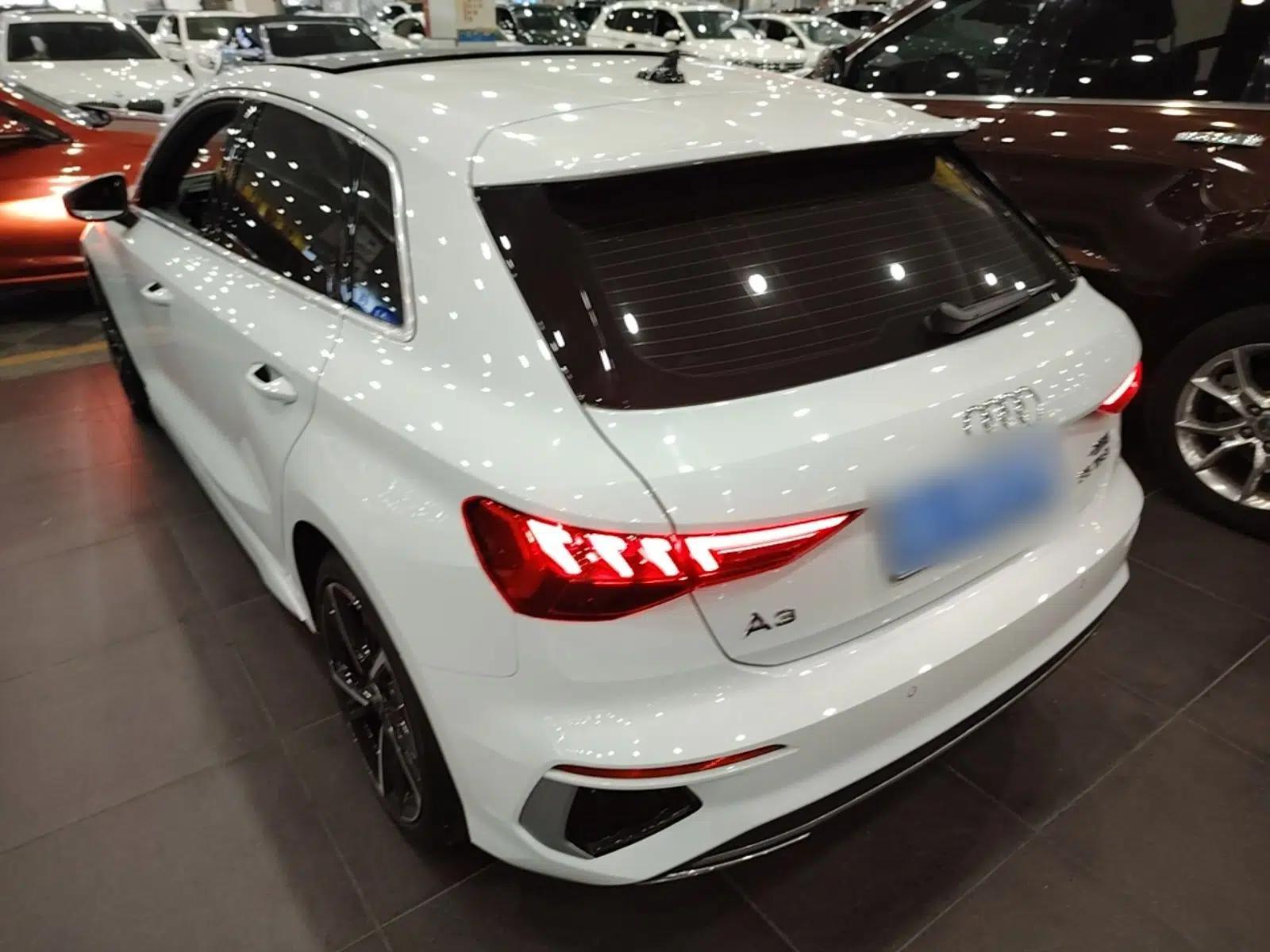 Audi A3 2024 Sportback 35 TFSI Fashionable Sports Model — миниатюра 4