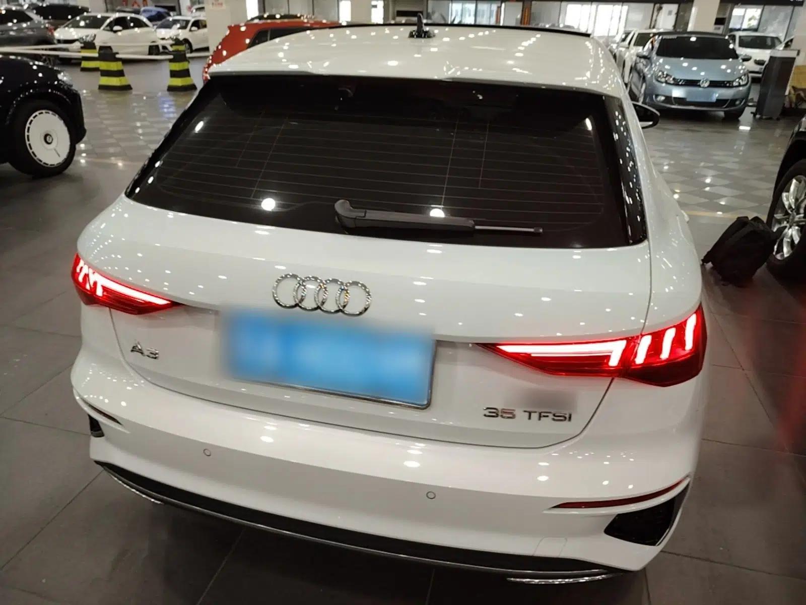Audi A3 2024 Sportback 35 TFSI Fashionable Sports Model — миниатюра 5