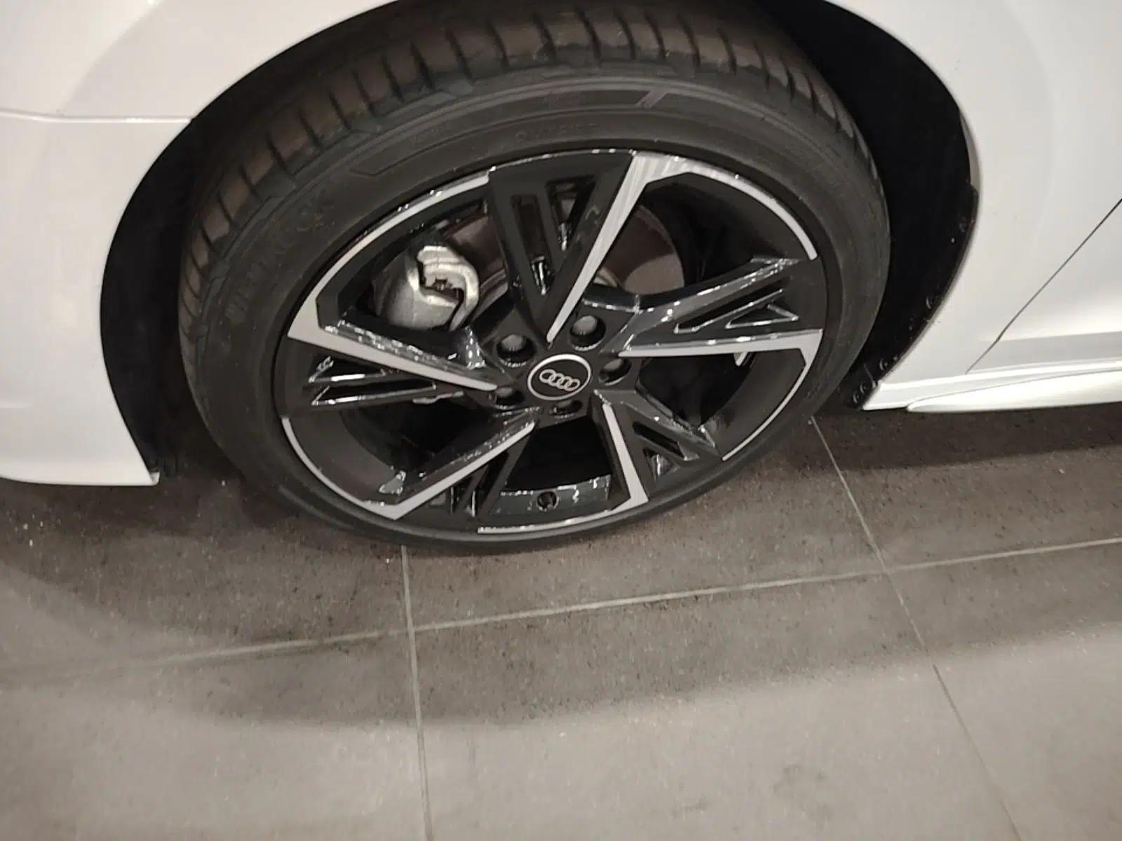 Audi A3 2024 Sportback 35 TFSI Fashionable Sports Model — миниатюра 10