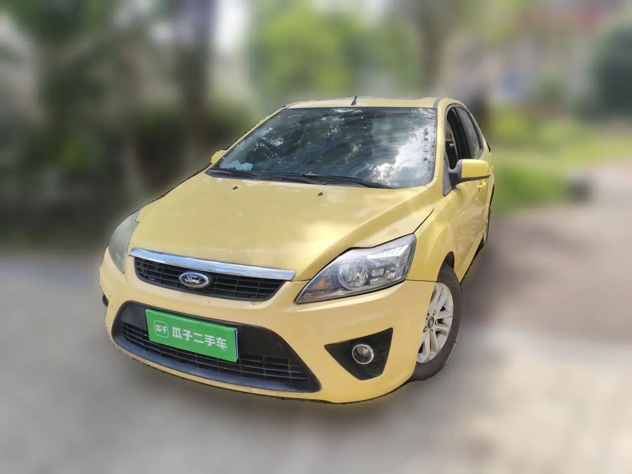 Ford Focus 2011 Hatchback 1.8L Automatic Fashion Edition — миниатюра 1