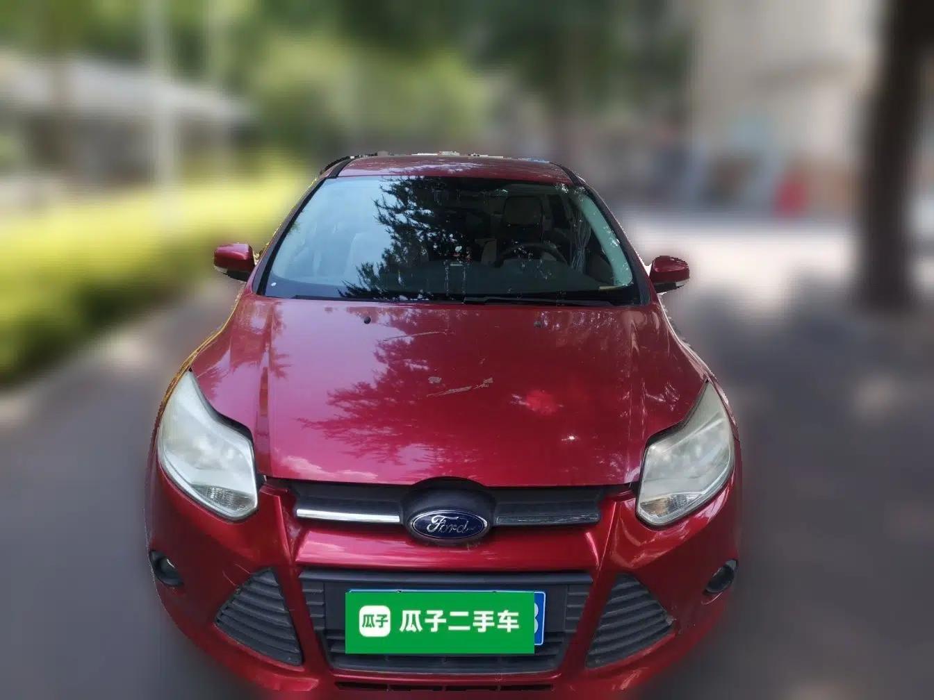 Ford Focus 2012 Sedan 1.6L Automatic Comfort Model — миниатюра 2
