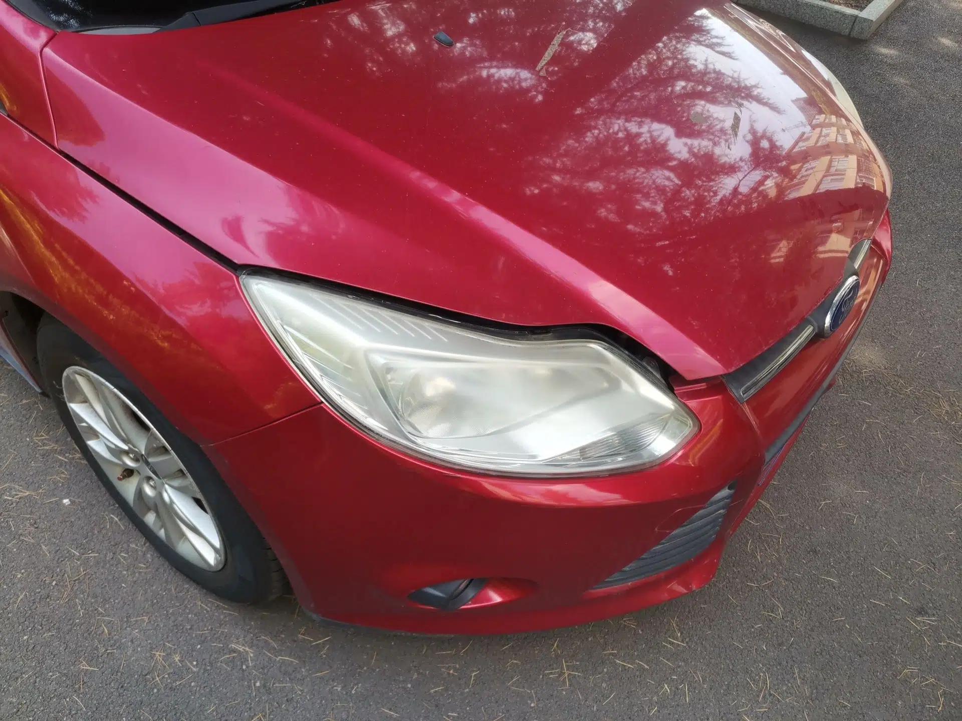 Ford Focus 2012 Sedan 1.6L Automatic Comfort Model — миниатюра 7